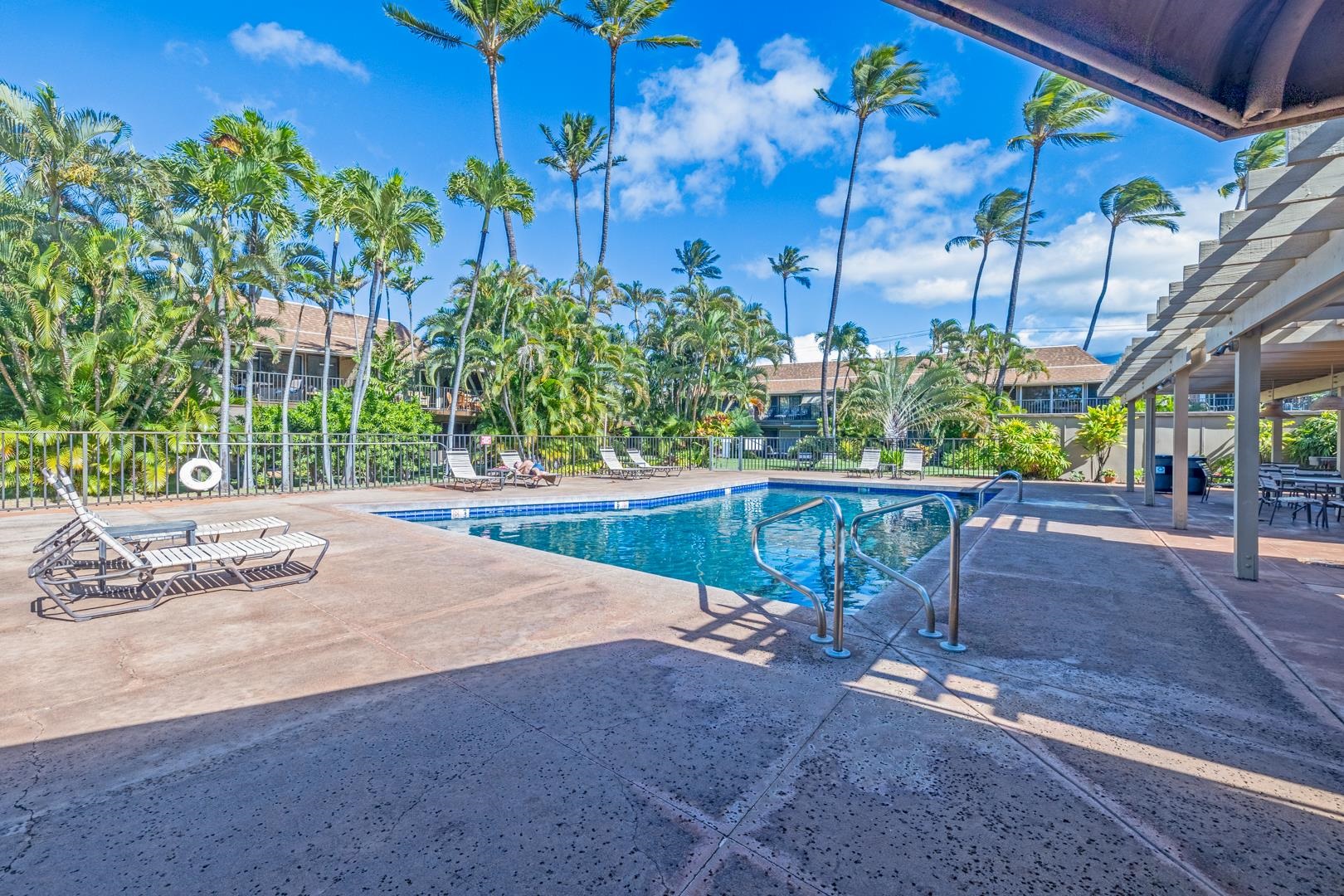 Maui Sands I condo # 4A, Lahaina, Hawaii - photo 32 of 36