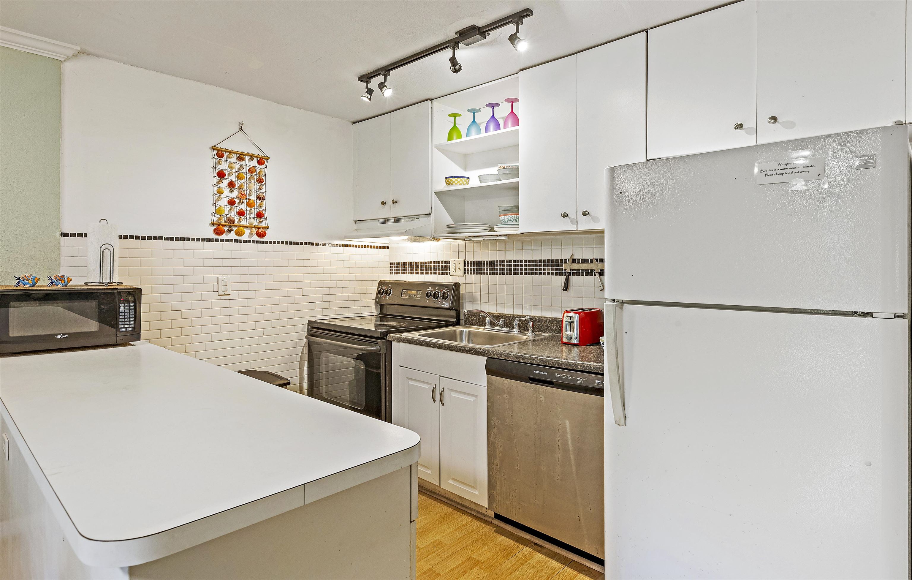 Maui Sands Seaside condo # 708, Lahaina, Hawaii - photo 15 of 29