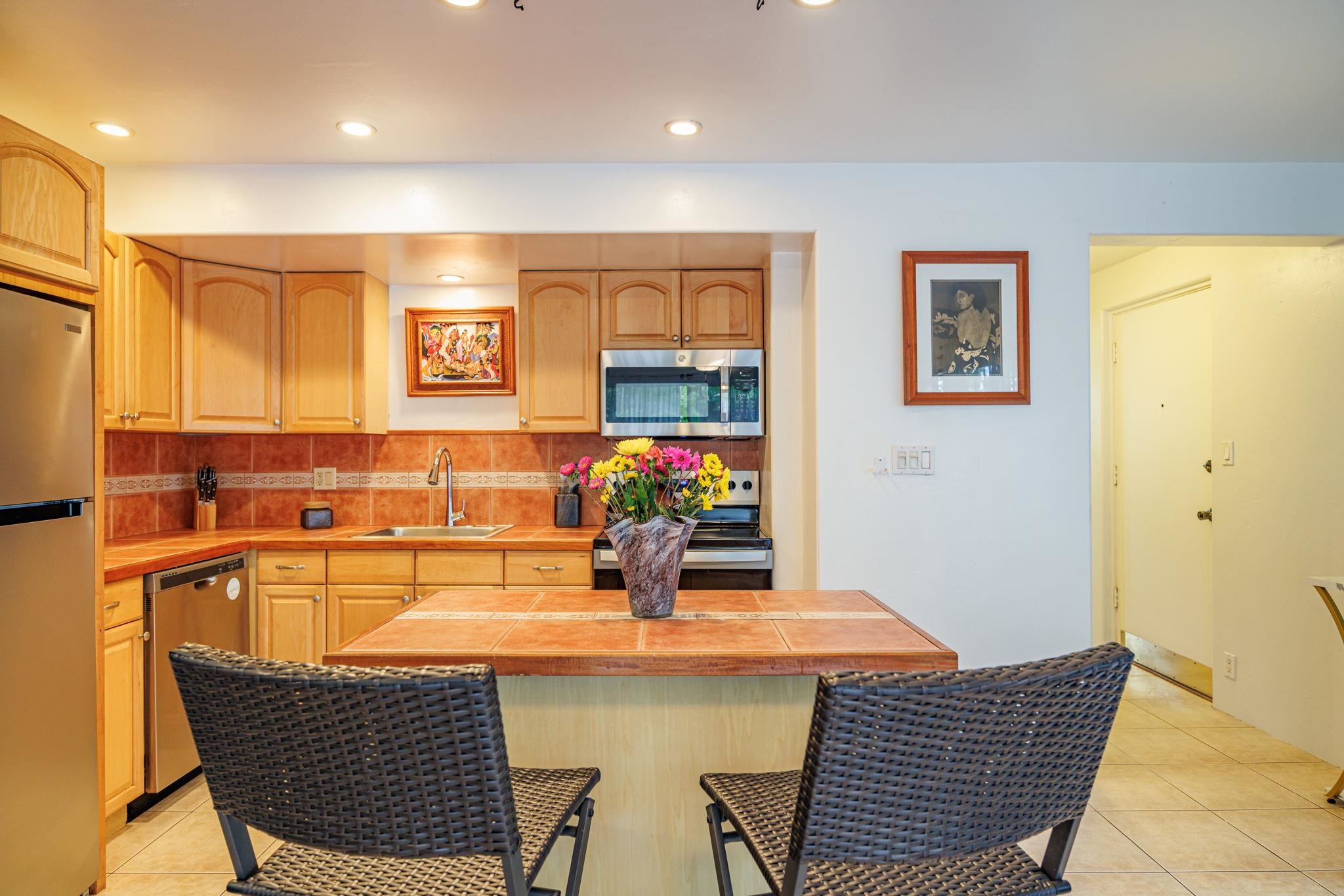 Maui Sands Seaside condo # 720, Lahaina, Hawaii - photo 12 of 36