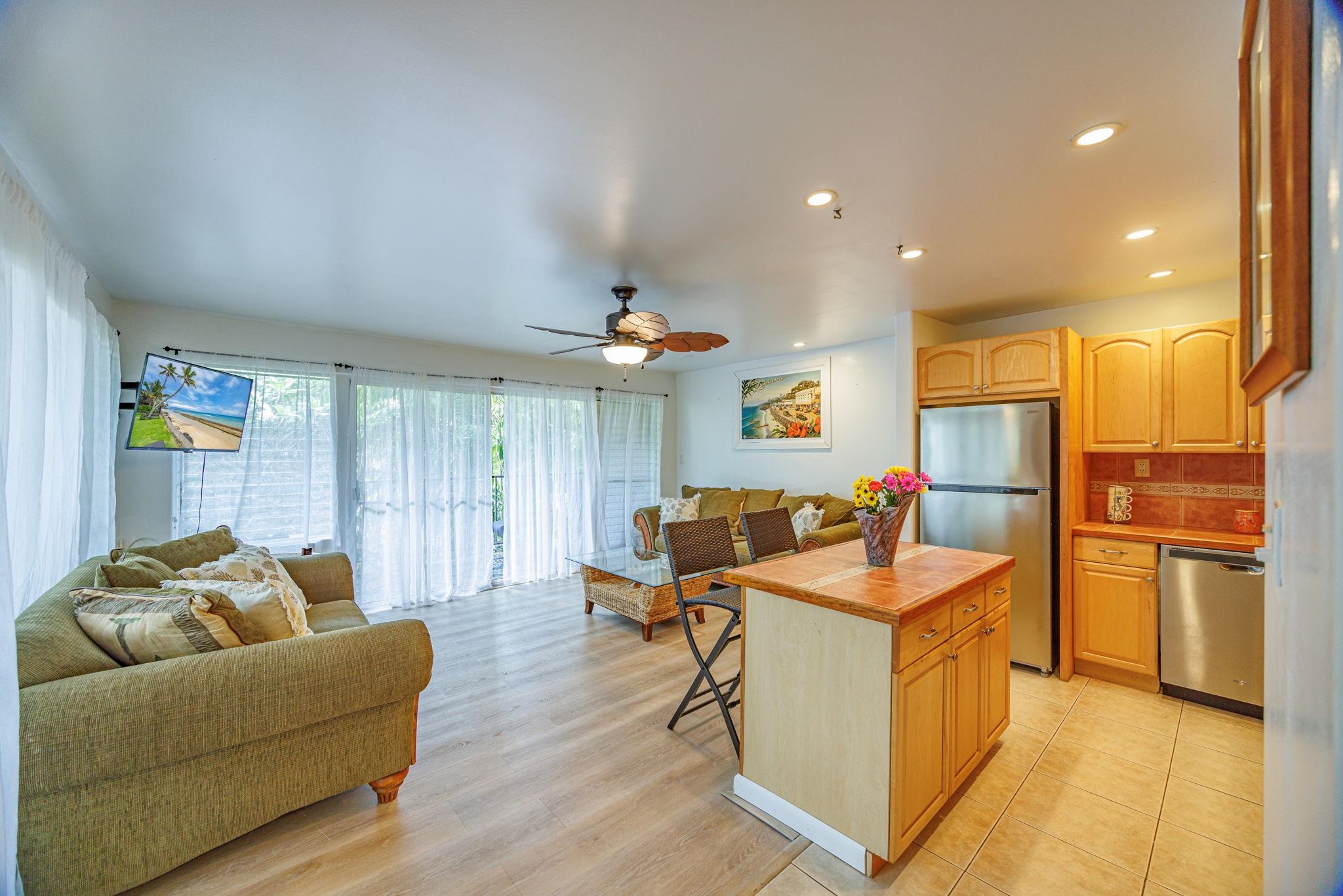 Maui Sands Seaside condo # 720, Lahaina, Hawaii - photo 4 of 36