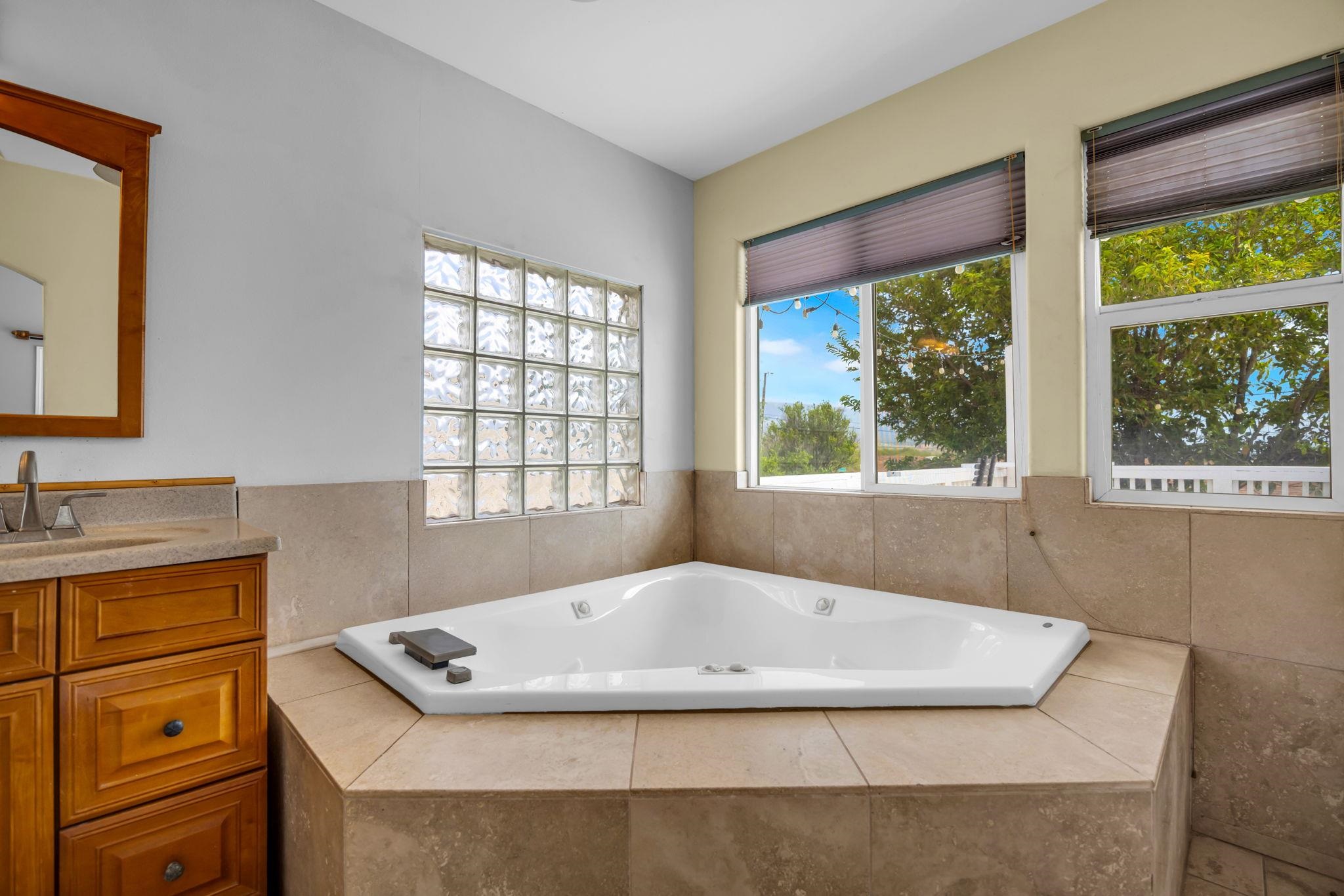 356  Hoalike St , Kihei home - photo 23 of 48