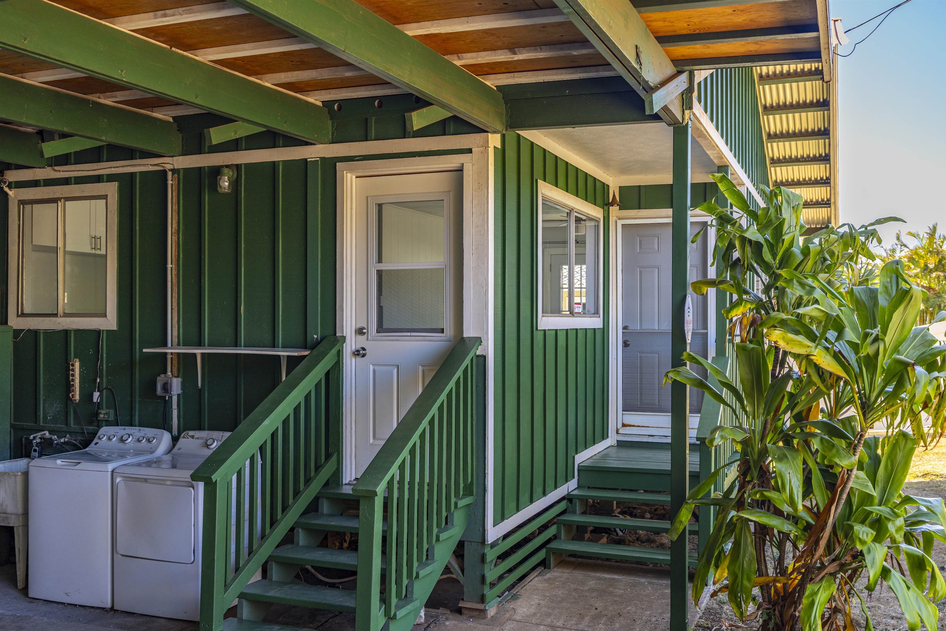 3576  Pahala St Makawao Town, Makawao/Olinda/Haliimaile home - photo 4 of 28