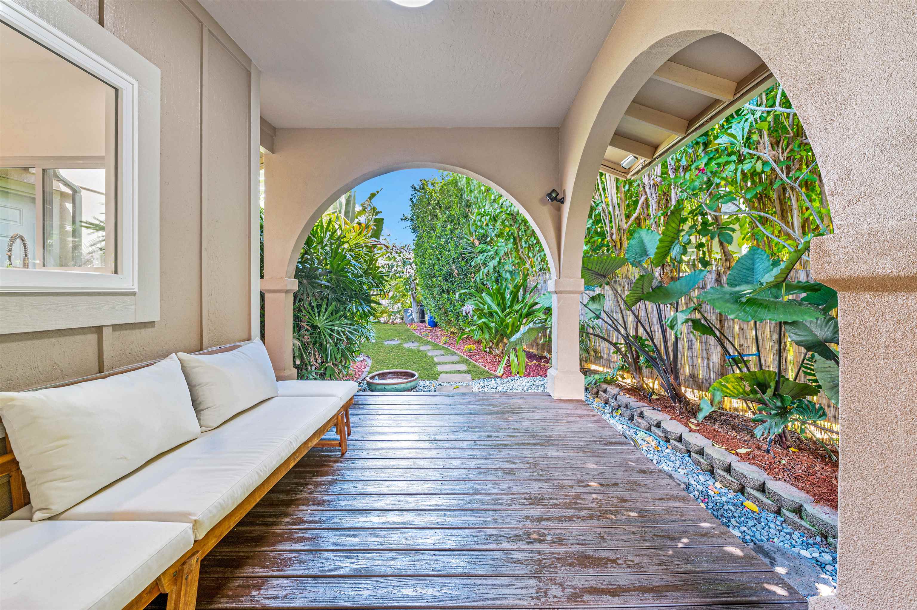 36  Hoku Pl Paia Town, Spreckelsville/Paia/Kuau home - photo 4 of 16