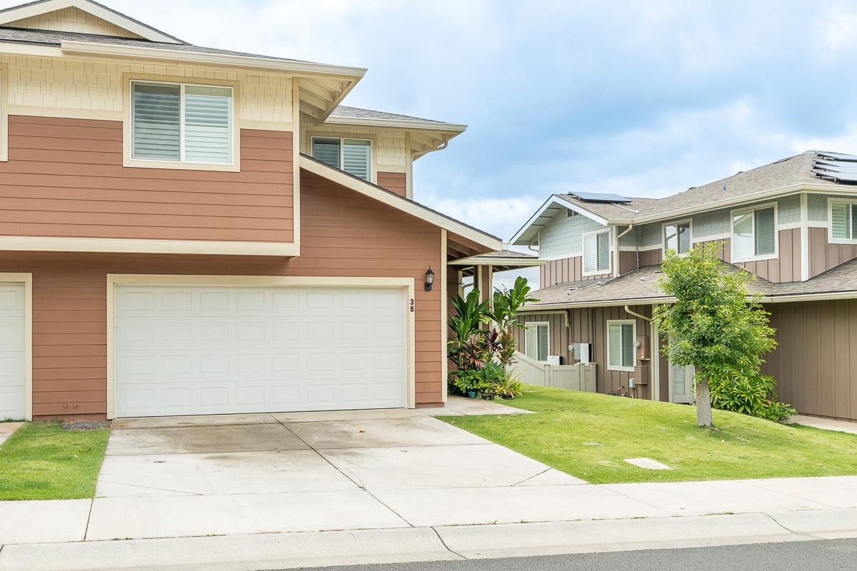 36  Kakawahie St , Wailuku home - photo 2 of 50
