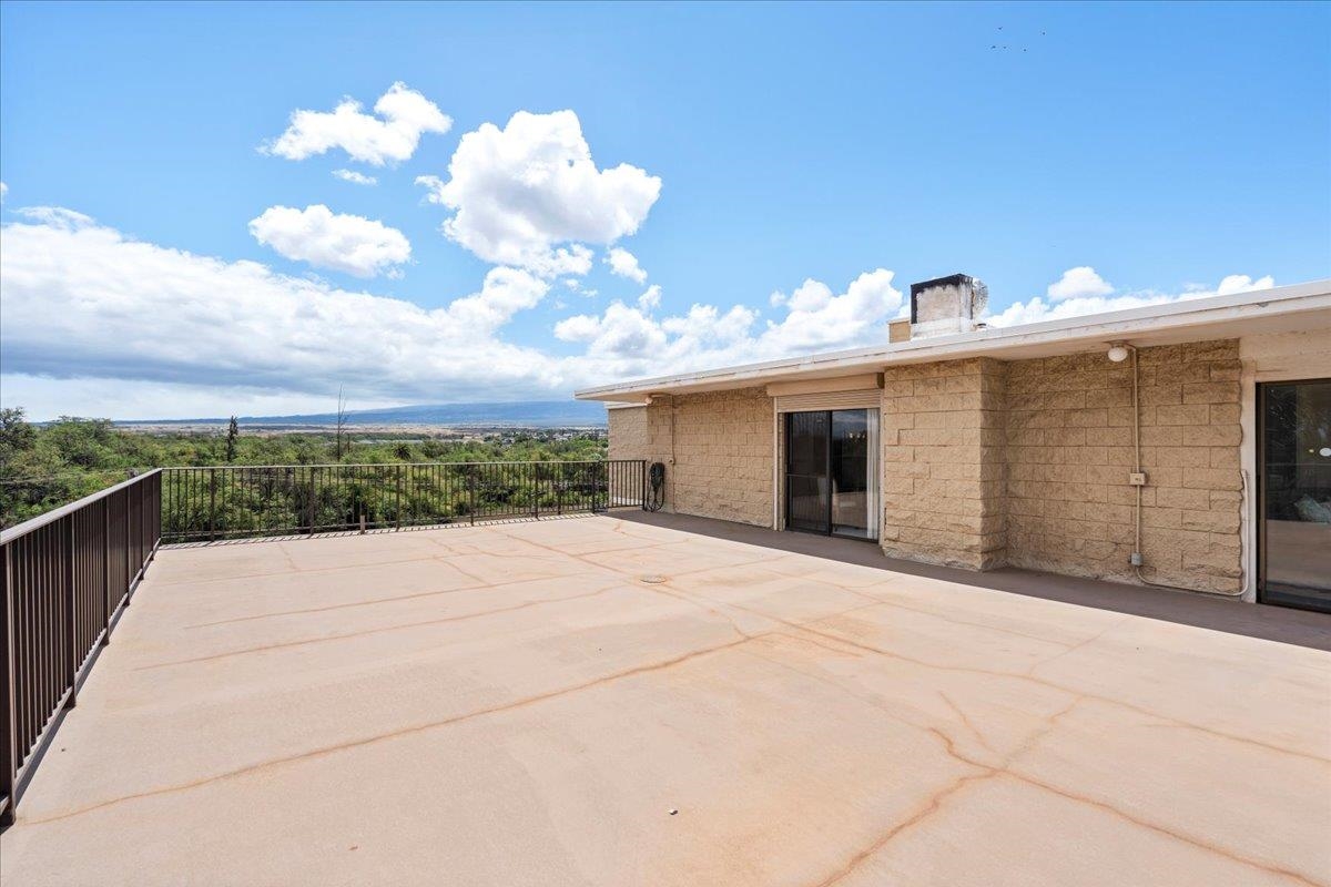 Kihei Beach condo # 602, Kihei, Hawaii - photo 4 of 33