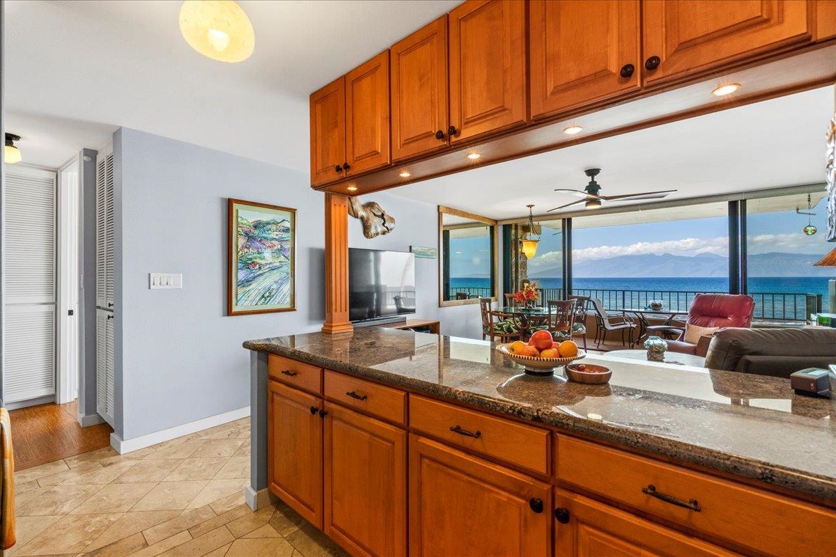 Paki Maui I II condo # 201, Lahaina, Hawaii - photo 4 of 37