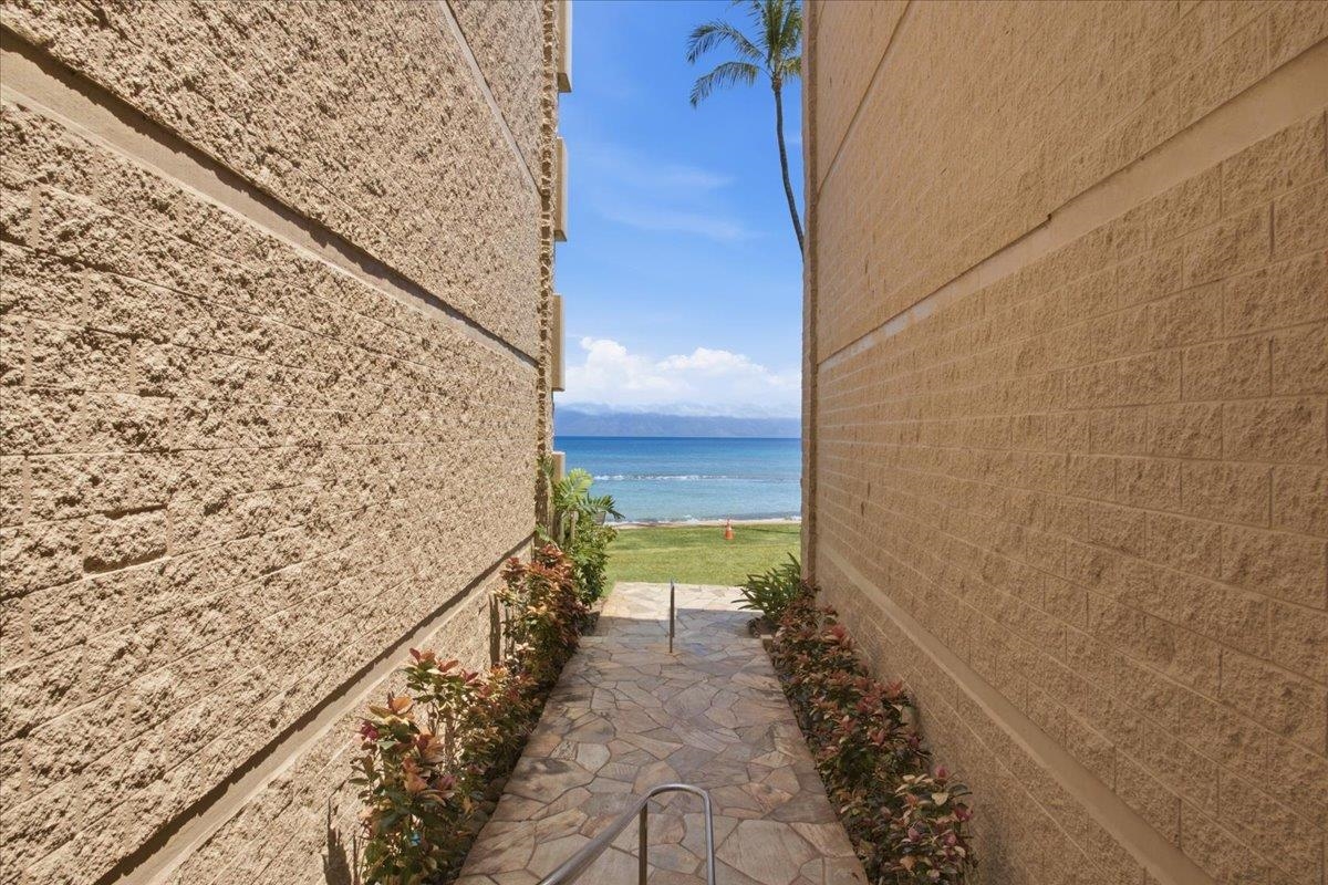 Paki Maui I II condo # 120, Lahaina, Hawaii - photo 33 of 50
