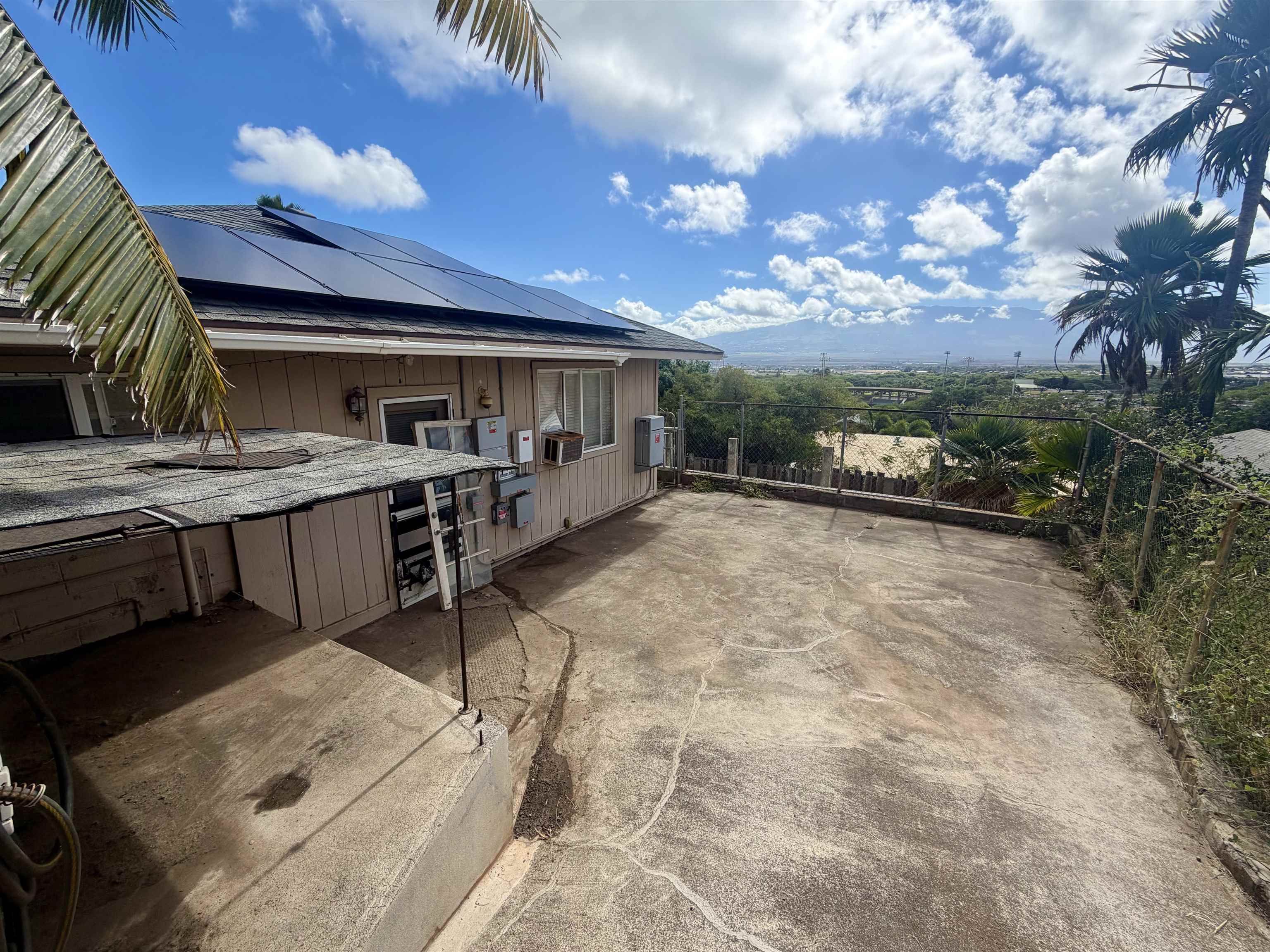 364  Liholiho St Old Sandhills, Wailuku home - photo 3 of 23