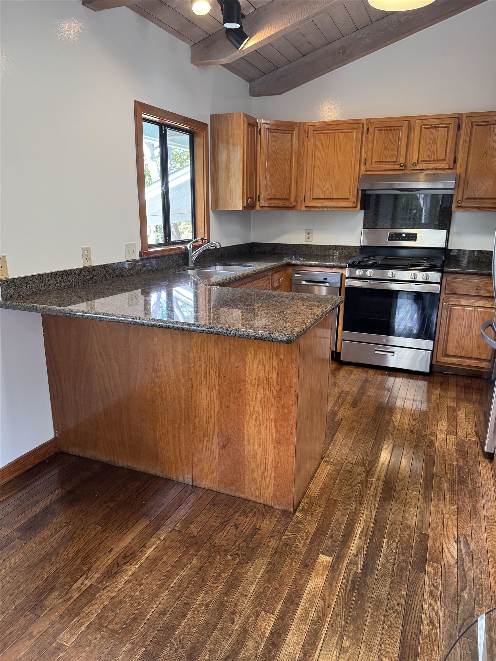 3655  Brewer Rd Makawao Town, Makawao/Olinda/Haliimaile home - photo 9 of 23