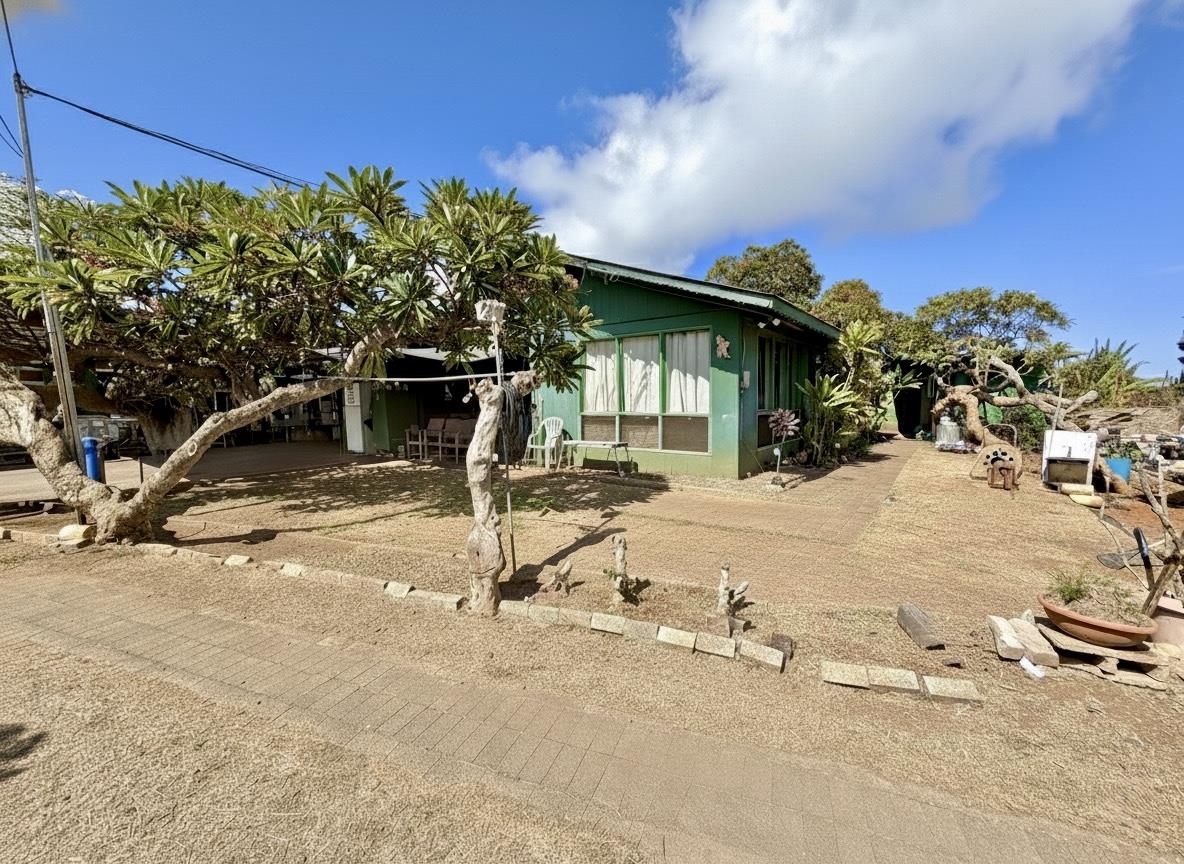 366  Kapanui Pl , Wailuku home - photo 2 of 2