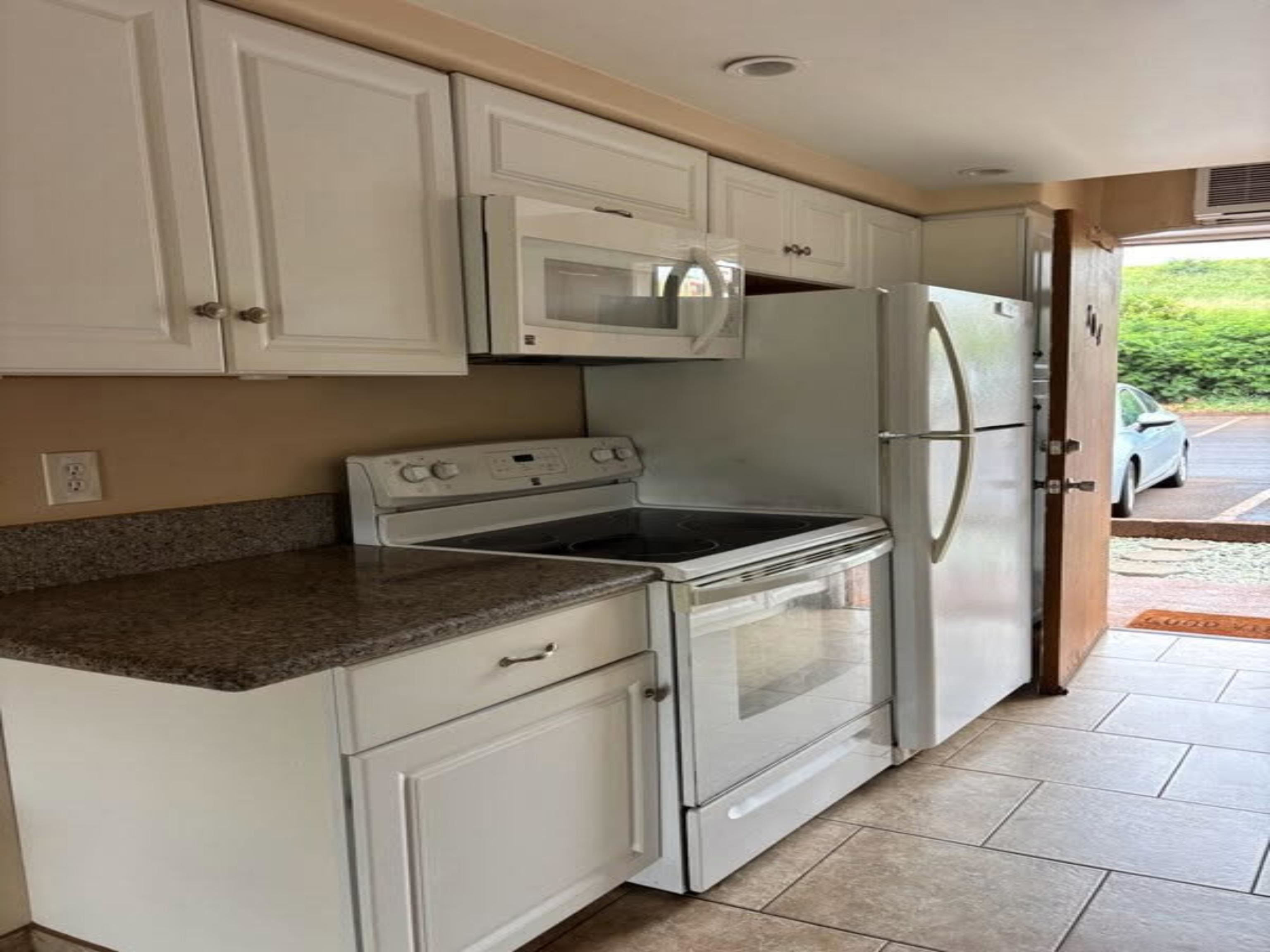 Honokowai East condo # 104, Lahaina, Hawaii - photo 4 of 10