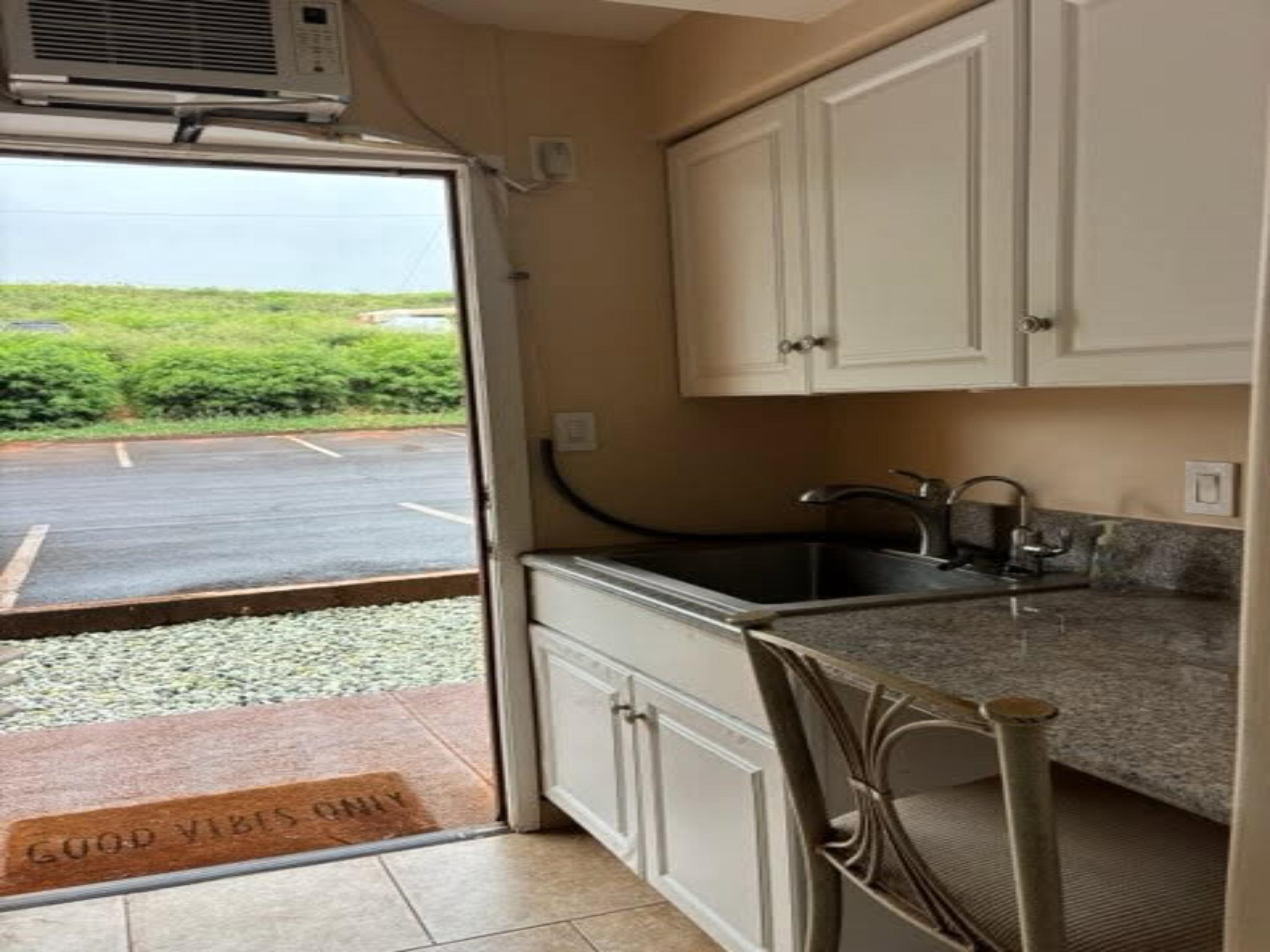 Honokowai East condo # 104, Lahaina, Hawaii - photo 5 of 10