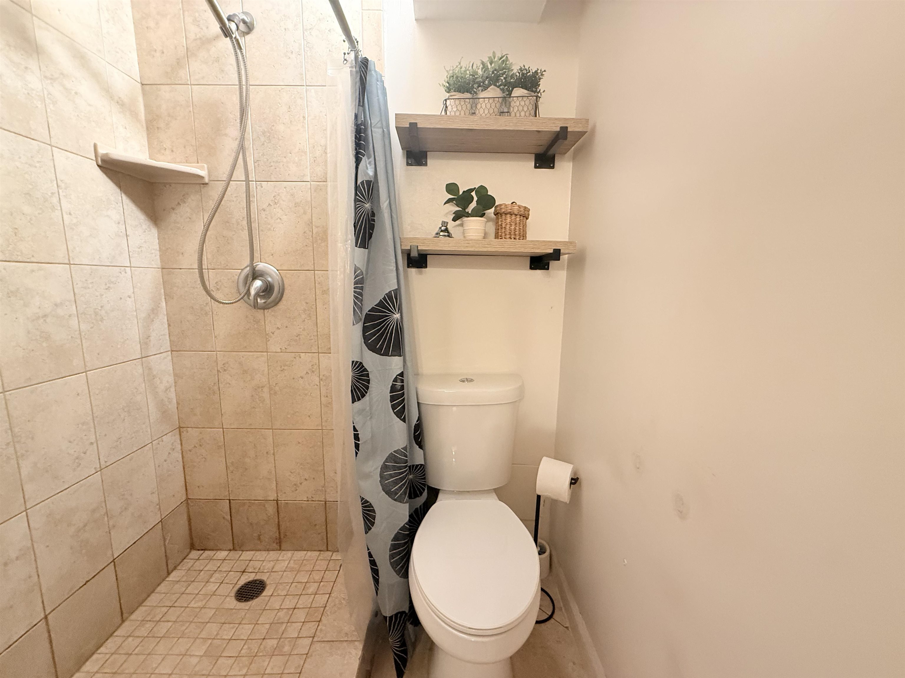 Honokowai East condo # 111, Lahaina, Hawaii - photo 15 of 32