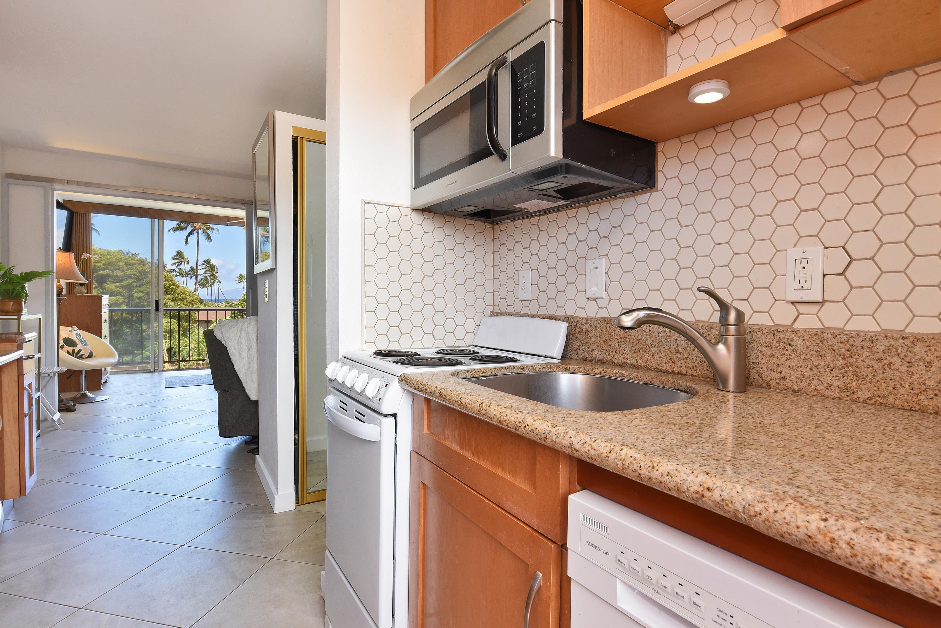 Honokowai East condo # 302, Lahaina, Hawaii - photo 14 of 27