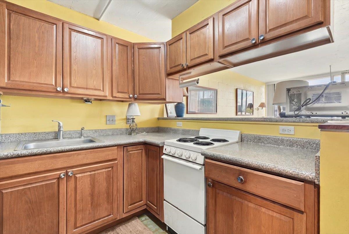 Honokowai East condo # 401, Lahaina, Hawaii - photo 13 of 34