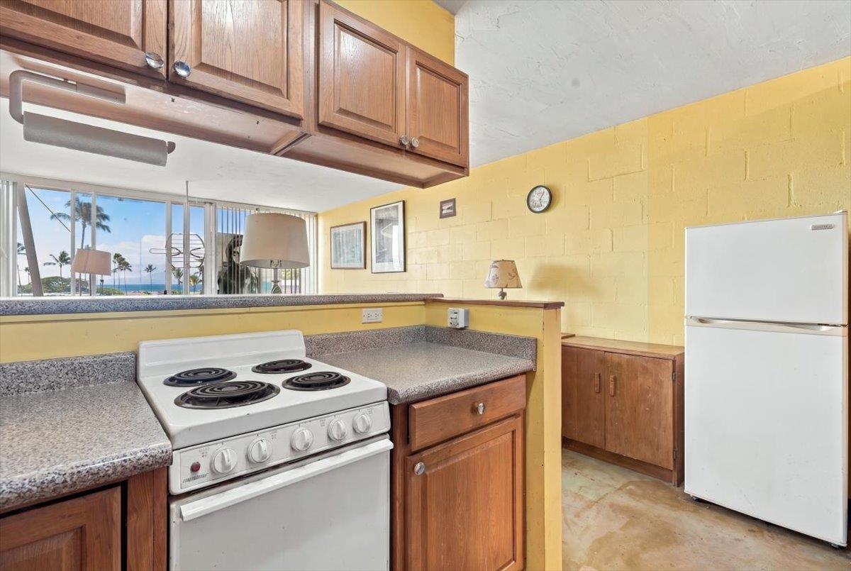 Honokowai East condo # 401, Lahaina, Hawaii - photo 14 of 34