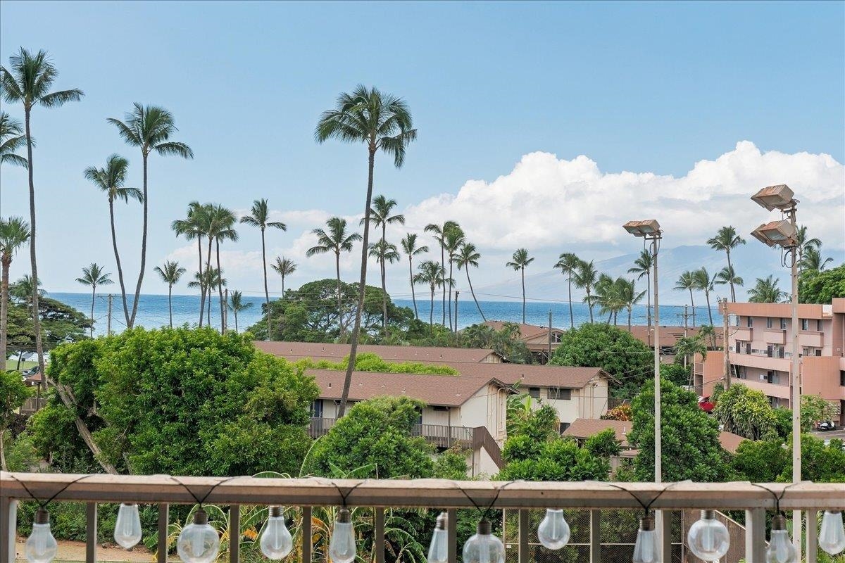 Honokowai East condo # 401, Lahaina, Hawaii - photo 22 of 34