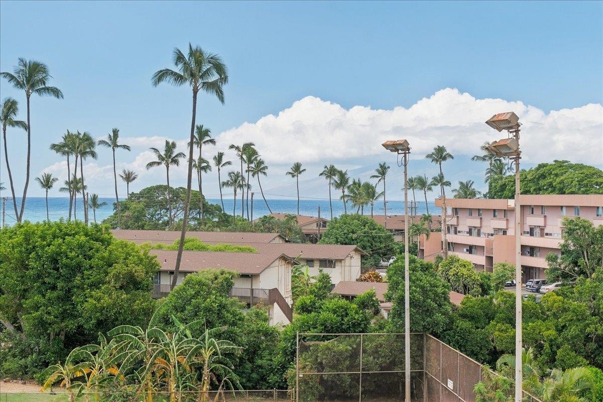 Honokowai East condo # 401, Lahaina, Hawaii - photo 23 of 34