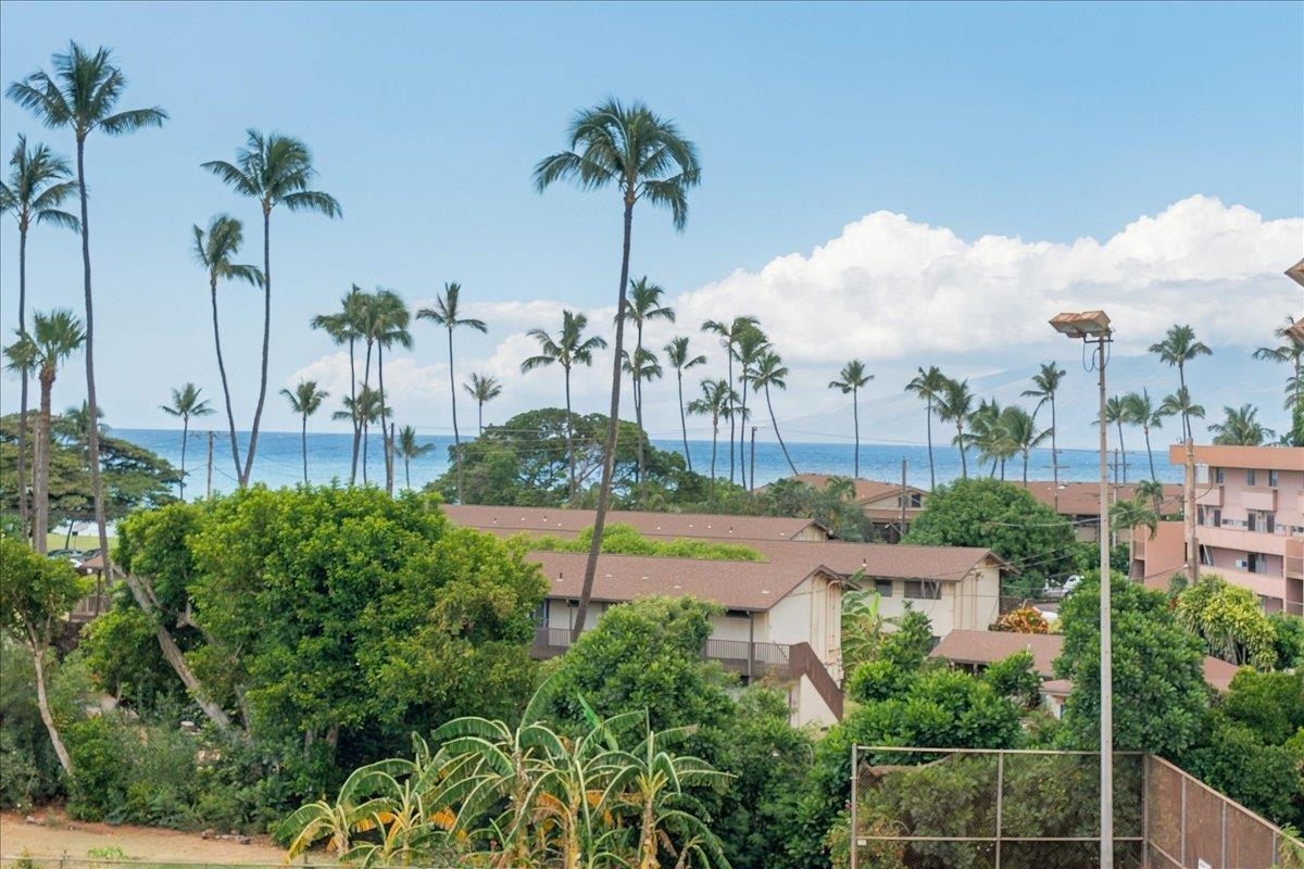 Honokowai East condo # 401, Lahaina, Hawaii - photo 24 of 34