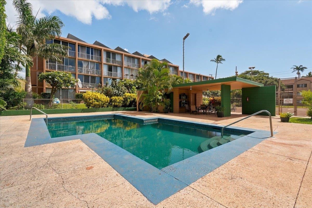 Honokowai East condo # 401, Lahaina, Hawaii - photo 31 of 34
