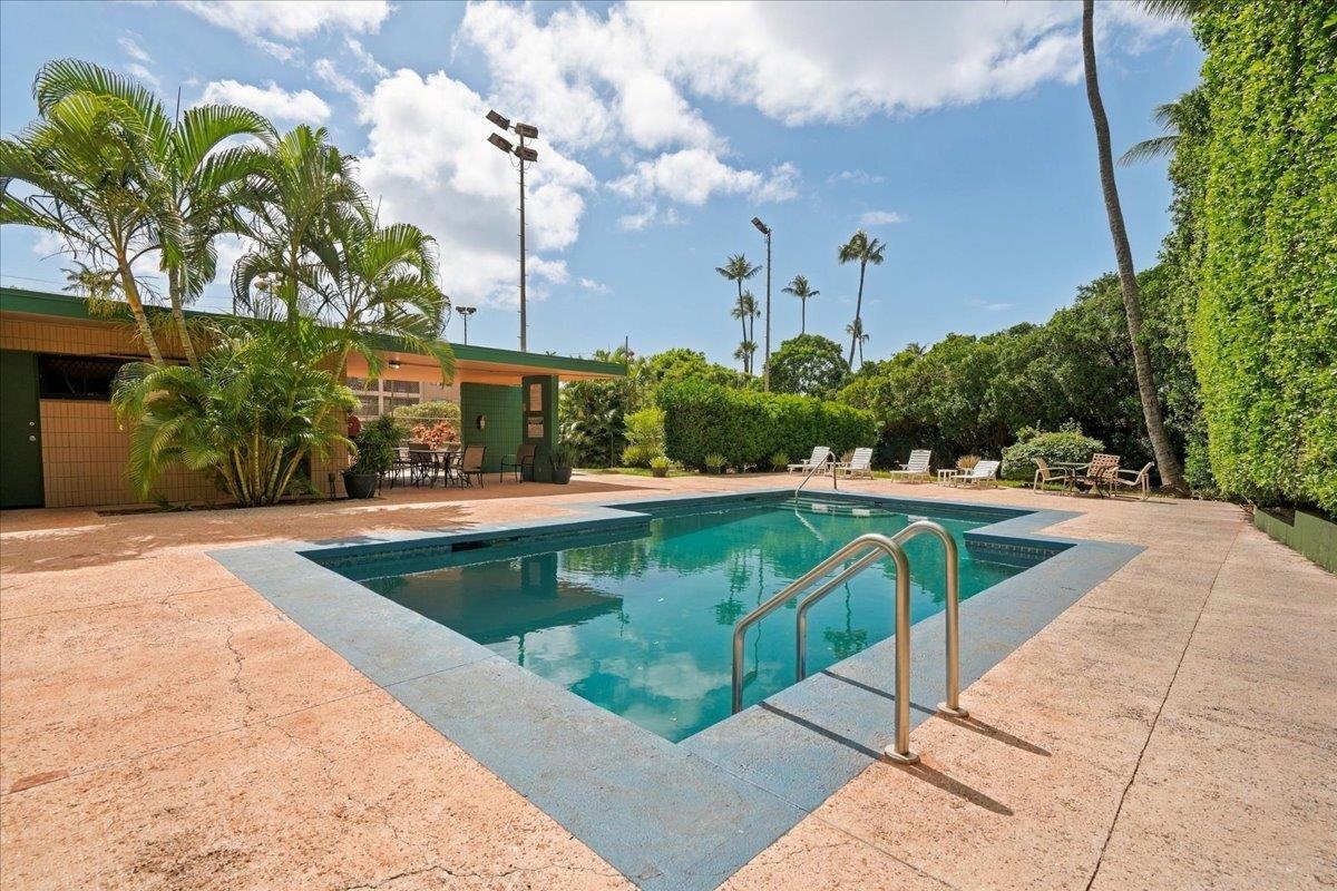 Honokowai East condo # 401, Lahaina, Hawaii - photo 32 of 34