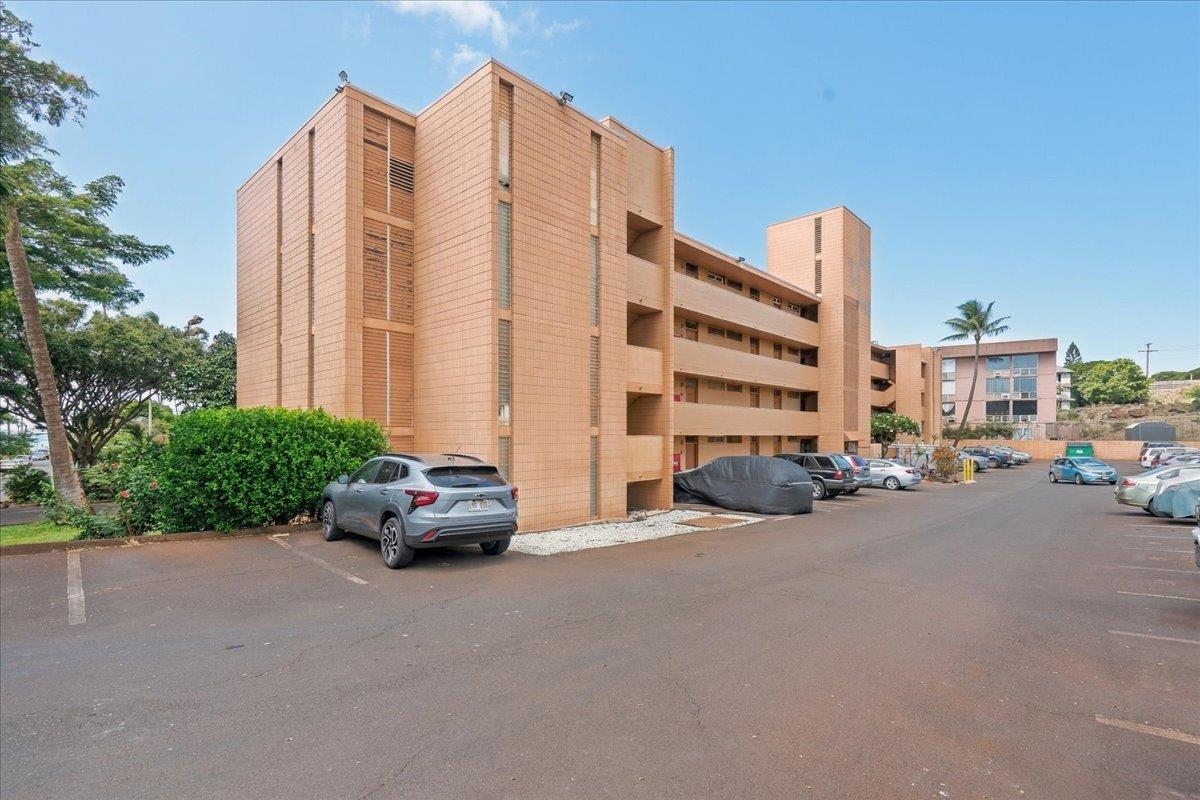 Honokowai East condo # 401, Lahaina, Hawaii - photo 5 of 34
