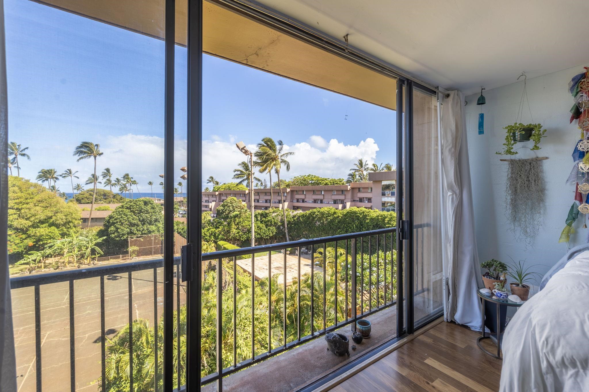 Honokowai East condo # 403, Lahaina, Hawaii - photo 5 of 22