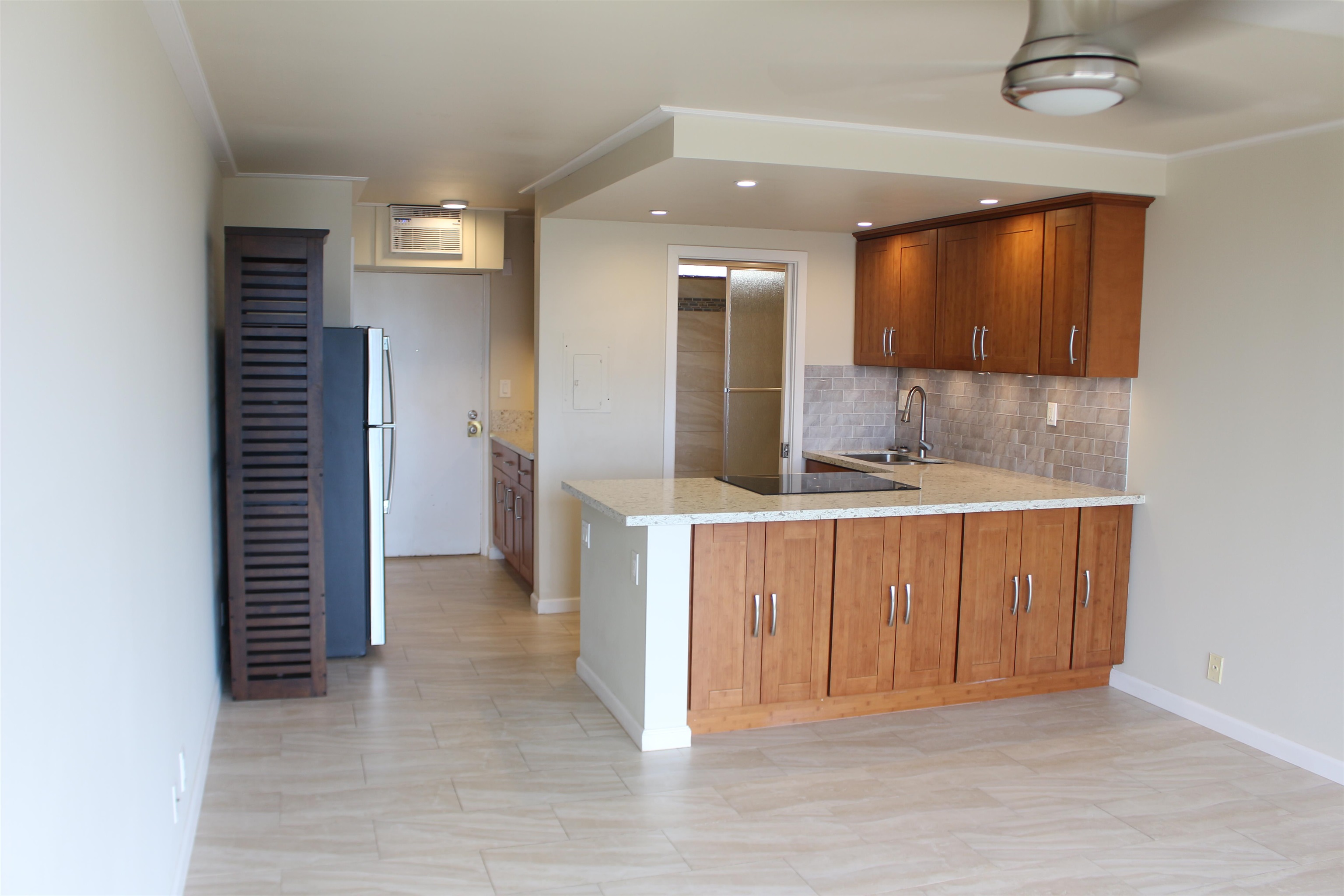 condo # 404, Lahaina, Hawaii - photo 7 of 10