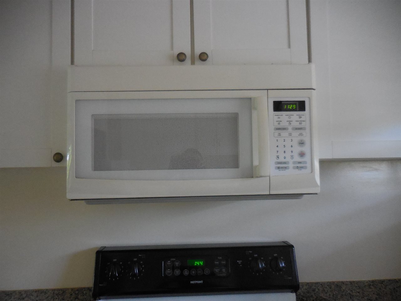 Honokowai Palms condo # A10, Lahaina, Hawaii - photo 4 of 17