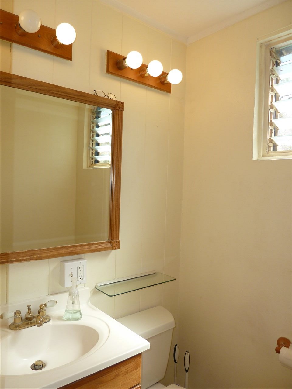 Honokowai Palms condo # B2, Lahaina, Hawaii - photo 9 of 25