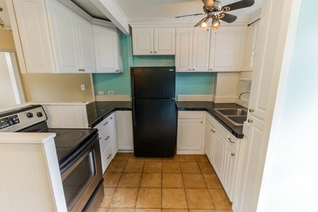 Honokowai Palms condo # C3, Lahaina, Hawaii - photo 7 of 27