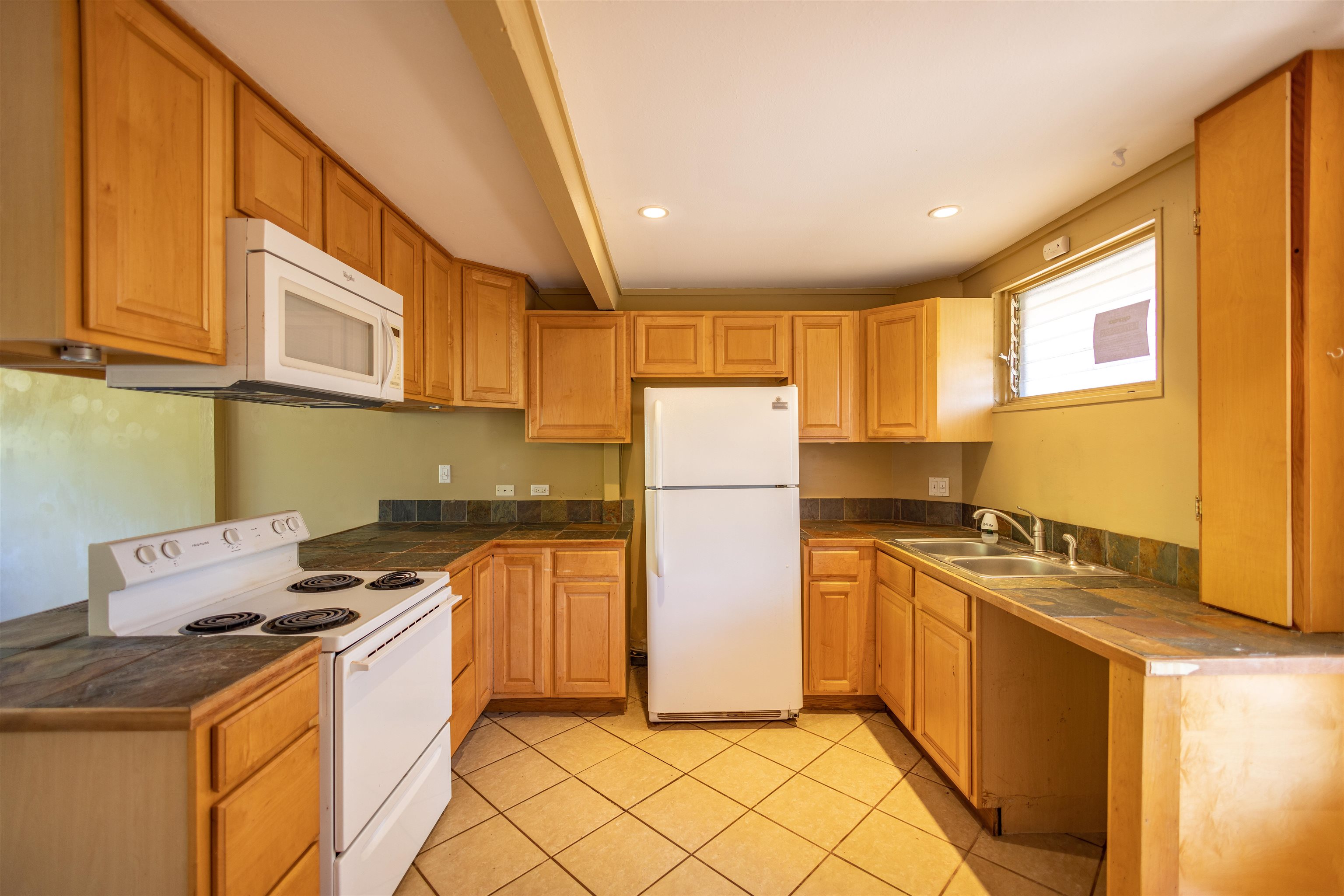 Honokowai Palms condo # C5, Lahaina, Hawaii - photo 3 of 30