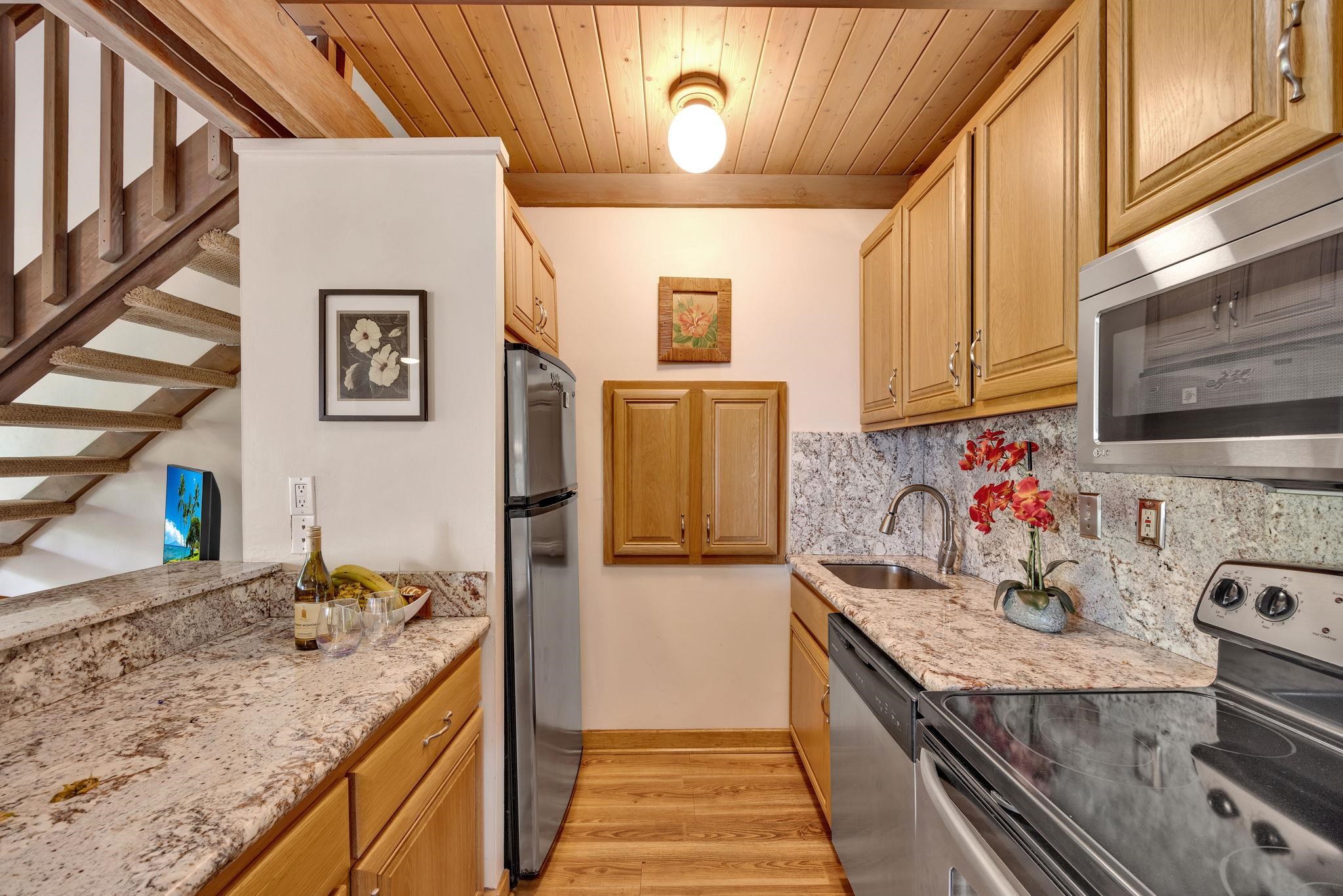 Hale Kai I condo # 211, Lahaina, Hawaii - photo 39 of 47