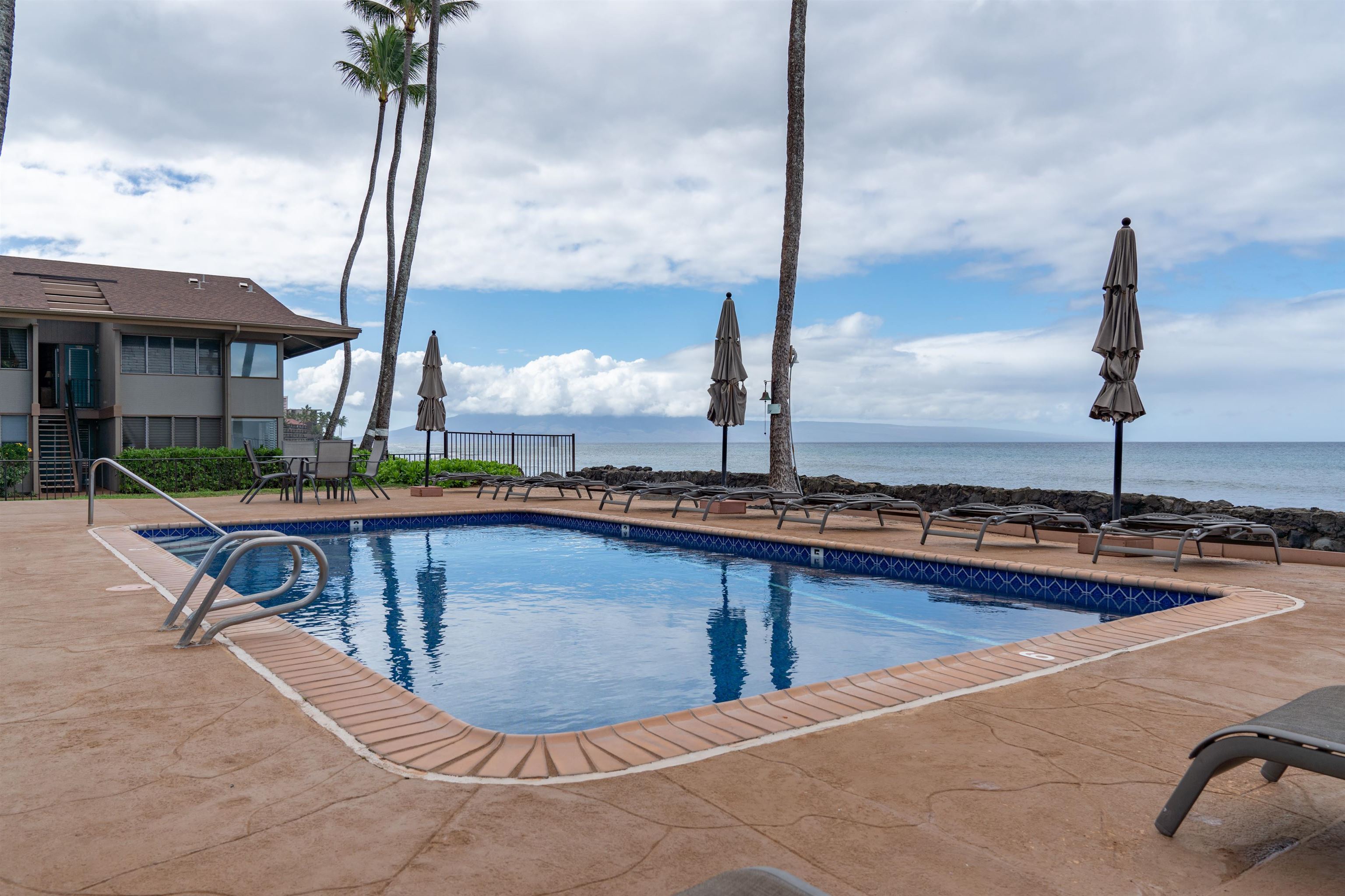 Hale Kai I condo # 117, Lahaina, Hawaii - photo 22 of 34