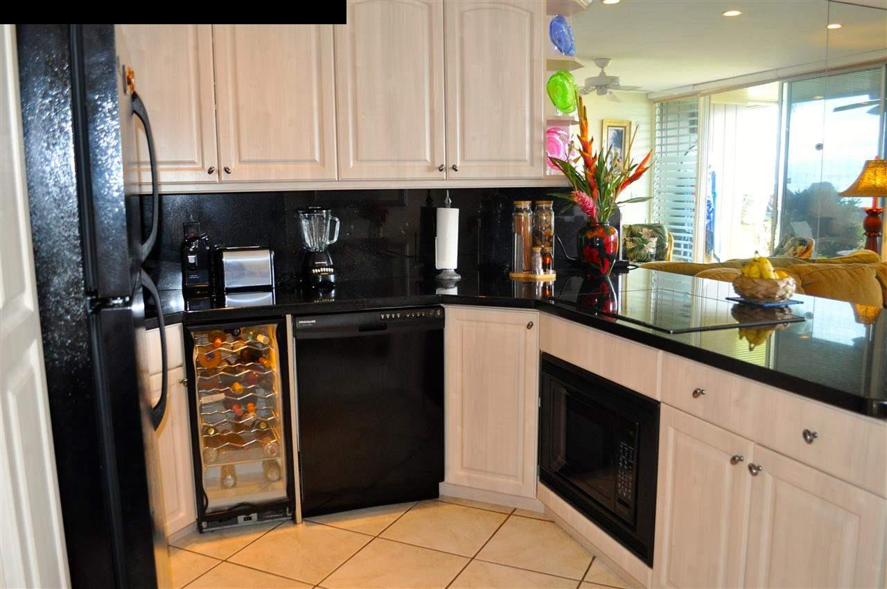 Hale Kai I condo # 119, Lahaina, Hawaii - photo 7 of 30