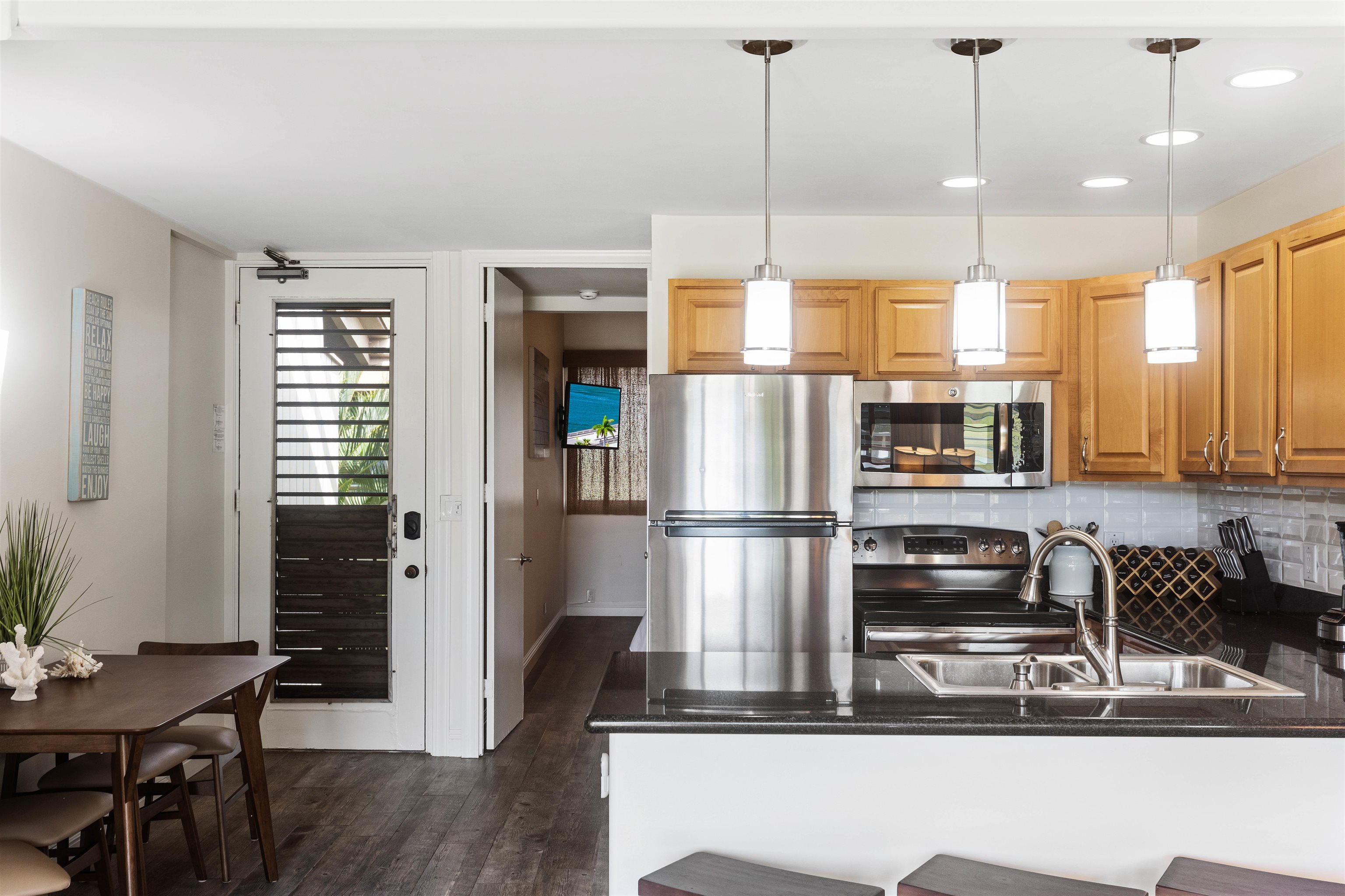 Hale Kai I condo # 208, Lahaina, Hawaii - photo 4 of 49