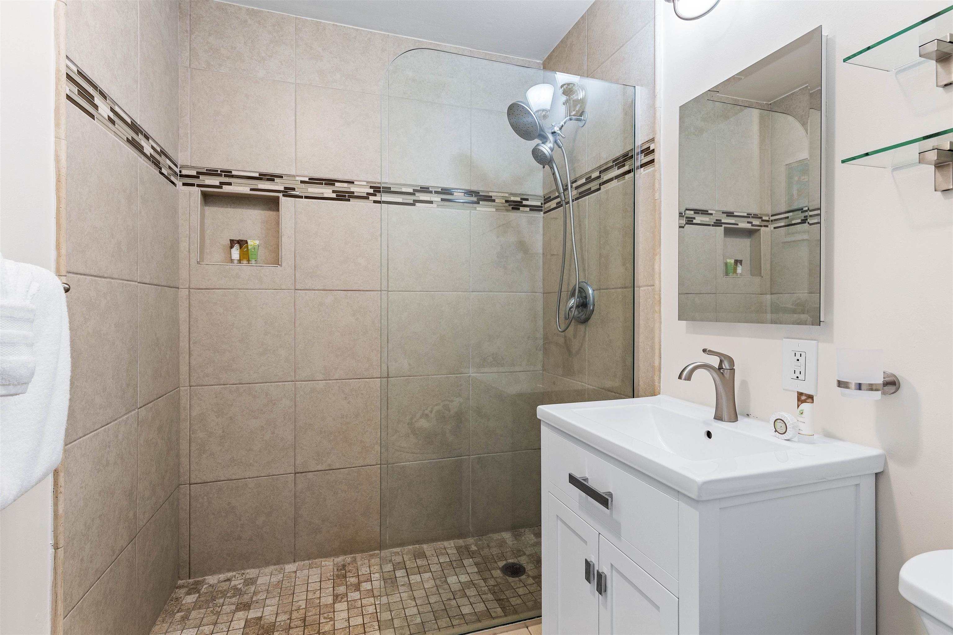 Hale Kai I condo # 208, Lahaina, Hawaii - photo 39 of 49