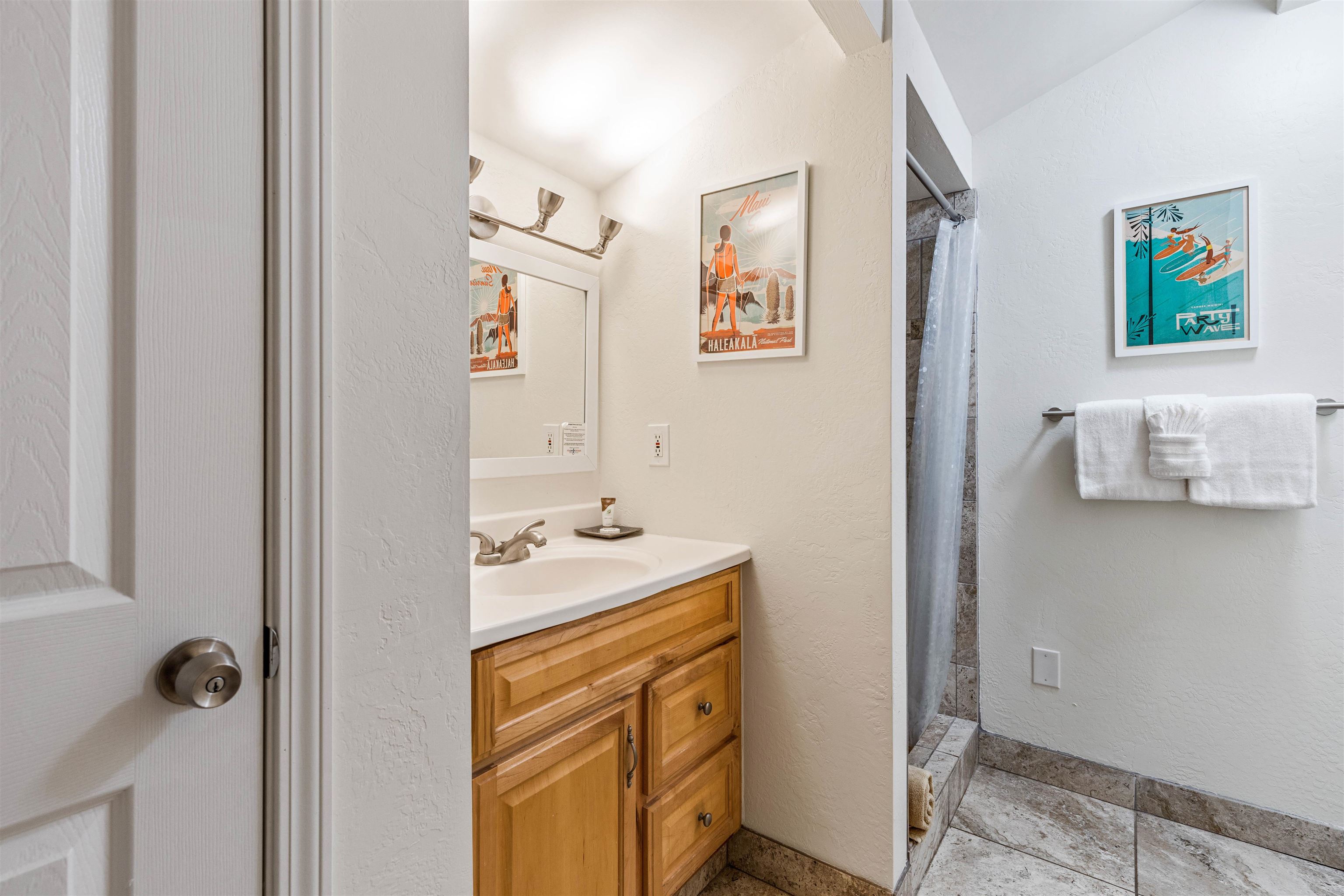 Hale Kai I condo # 208, Lahaina, Hawaii - photo 45 of 49