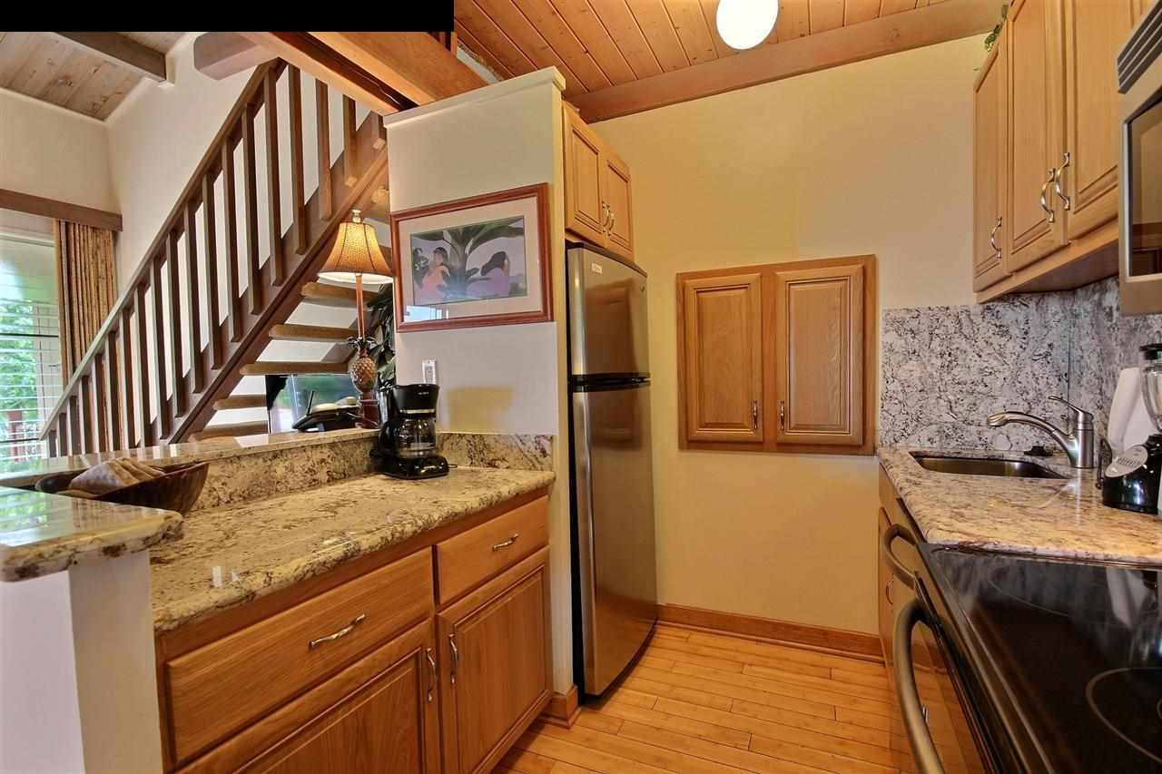 Hale Kai I condo # 211, Lahaina, Hawaii - photo 7 of 30