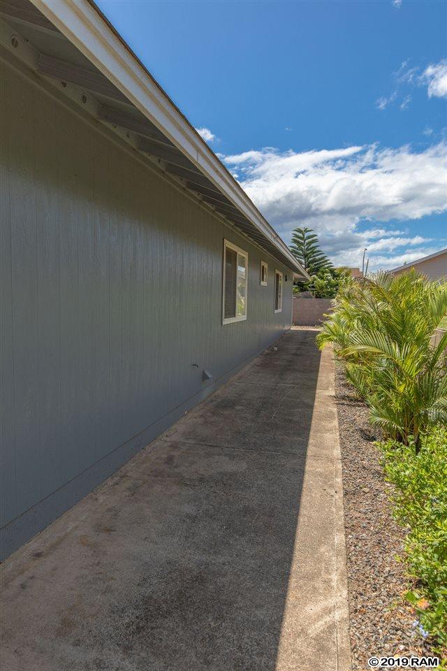 37  Kealohilani St , Kahului home - photo 5 of 18