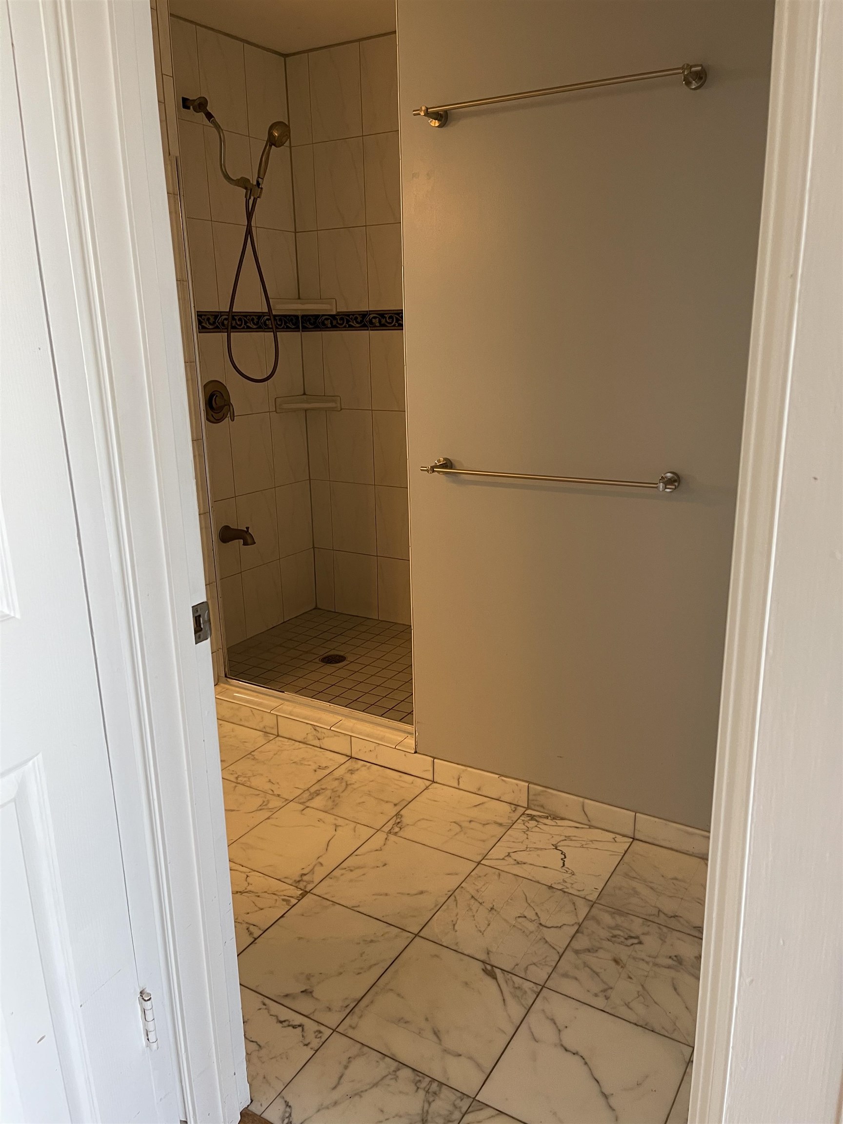 370  Liholiho St , Wailuku home - photo 16 of 26