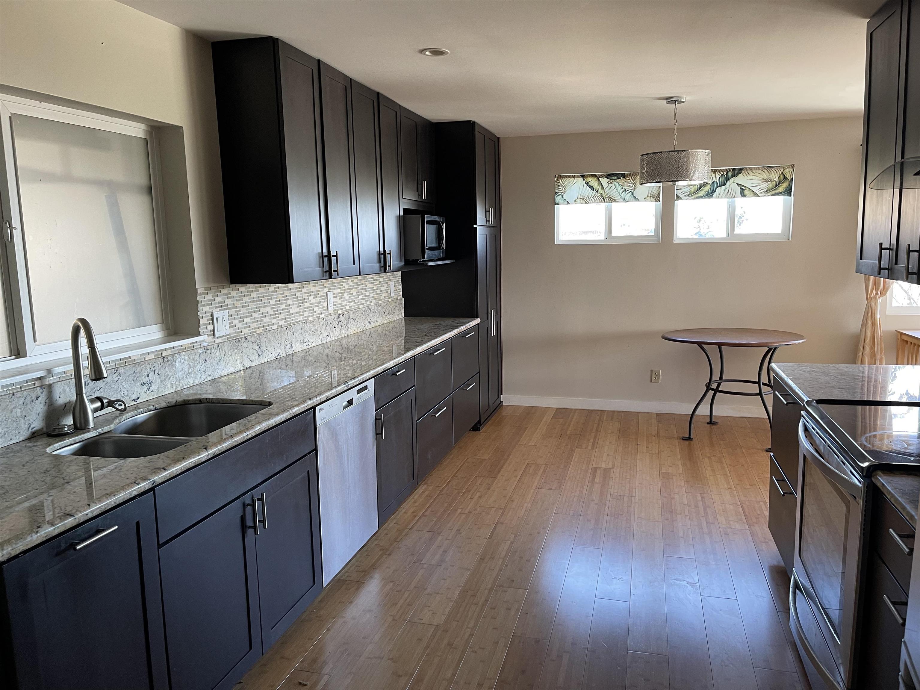 370  Liholiho St , Wailuku home - photo 7 of 26
