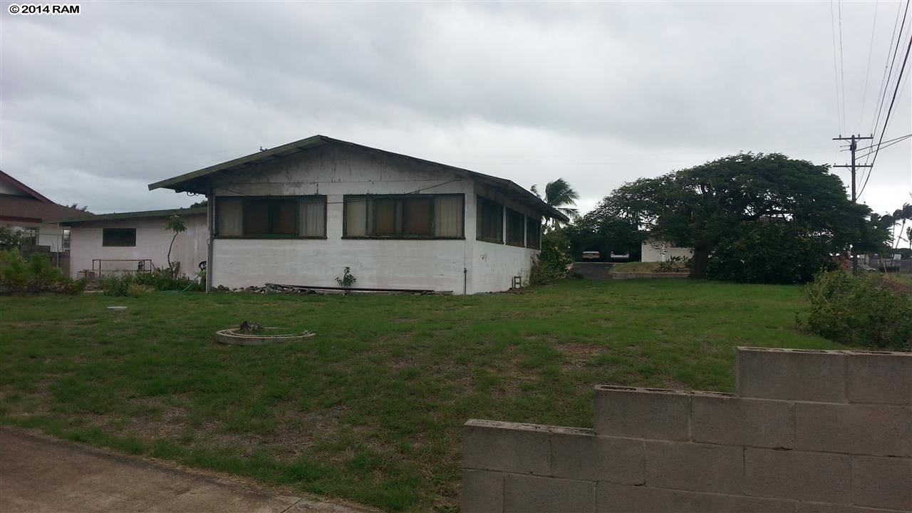 370  Molokai Hema St , Kahului home - photo 2 of 3