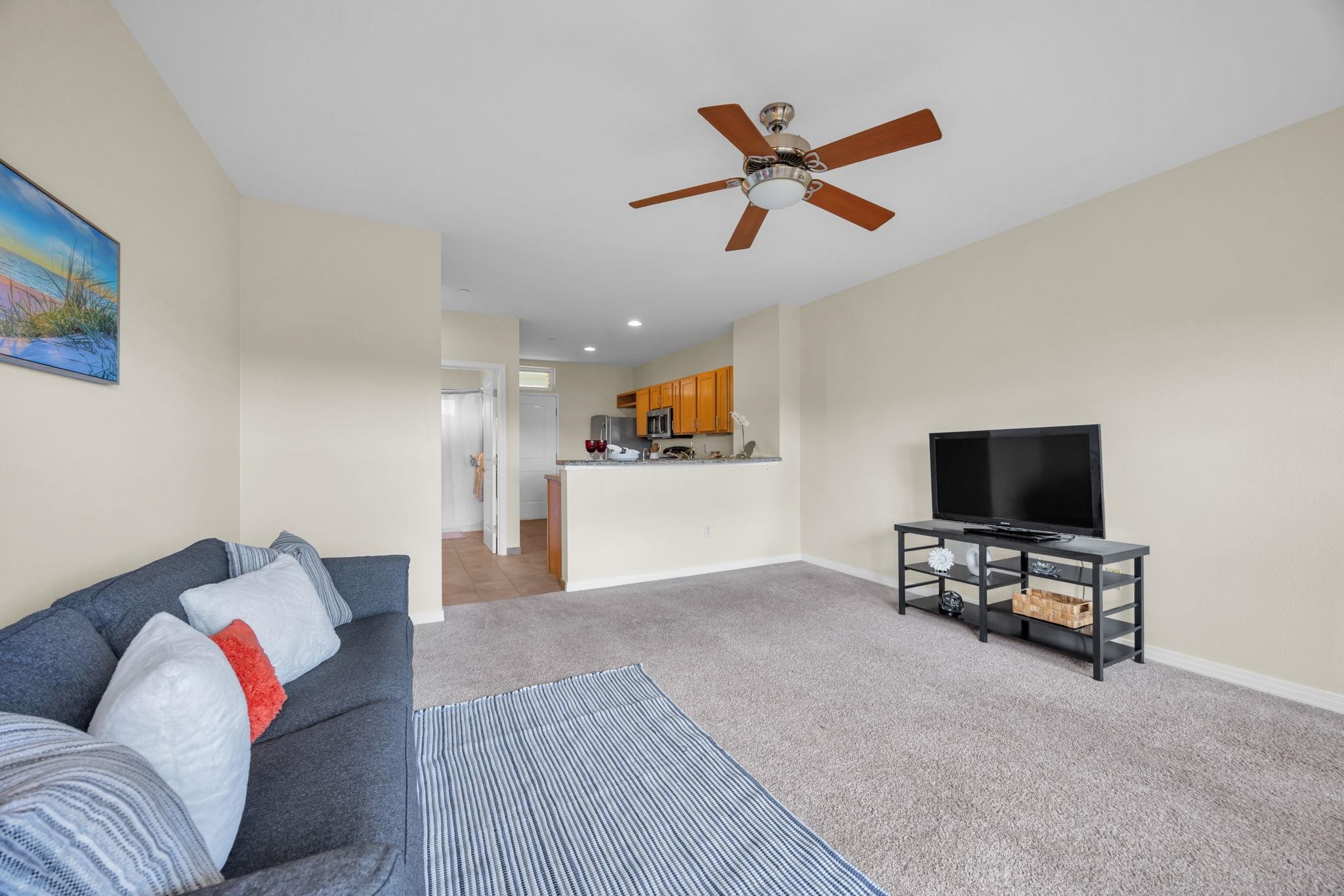 The Breakers condo # D-33, Lahaina, Hawaii - photo 12 of 38