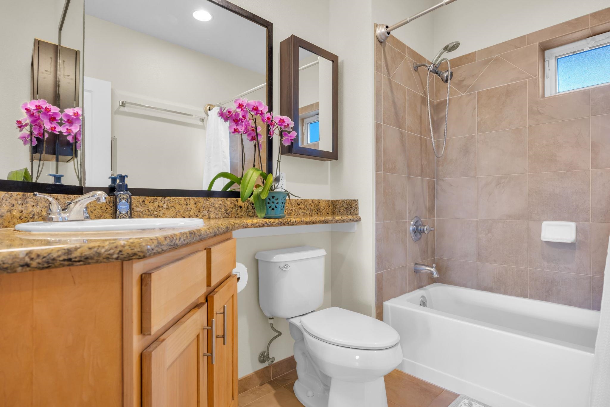 The Breakers condo # D-33, Lahaina, Hawaii - photo 14 of 38