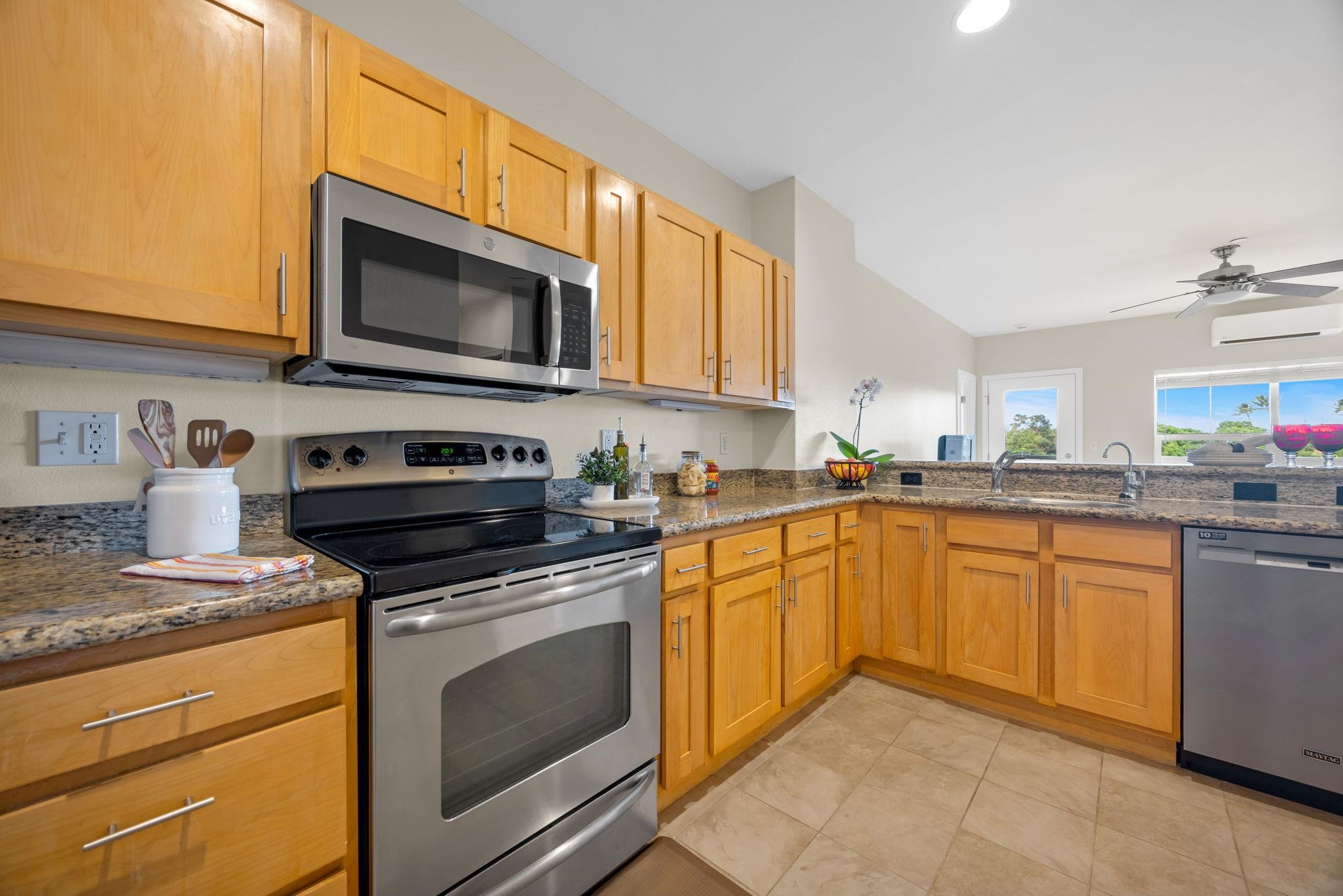 The Breakers condo # D-33, Lahaina, Hawaii - photo 6 of 38