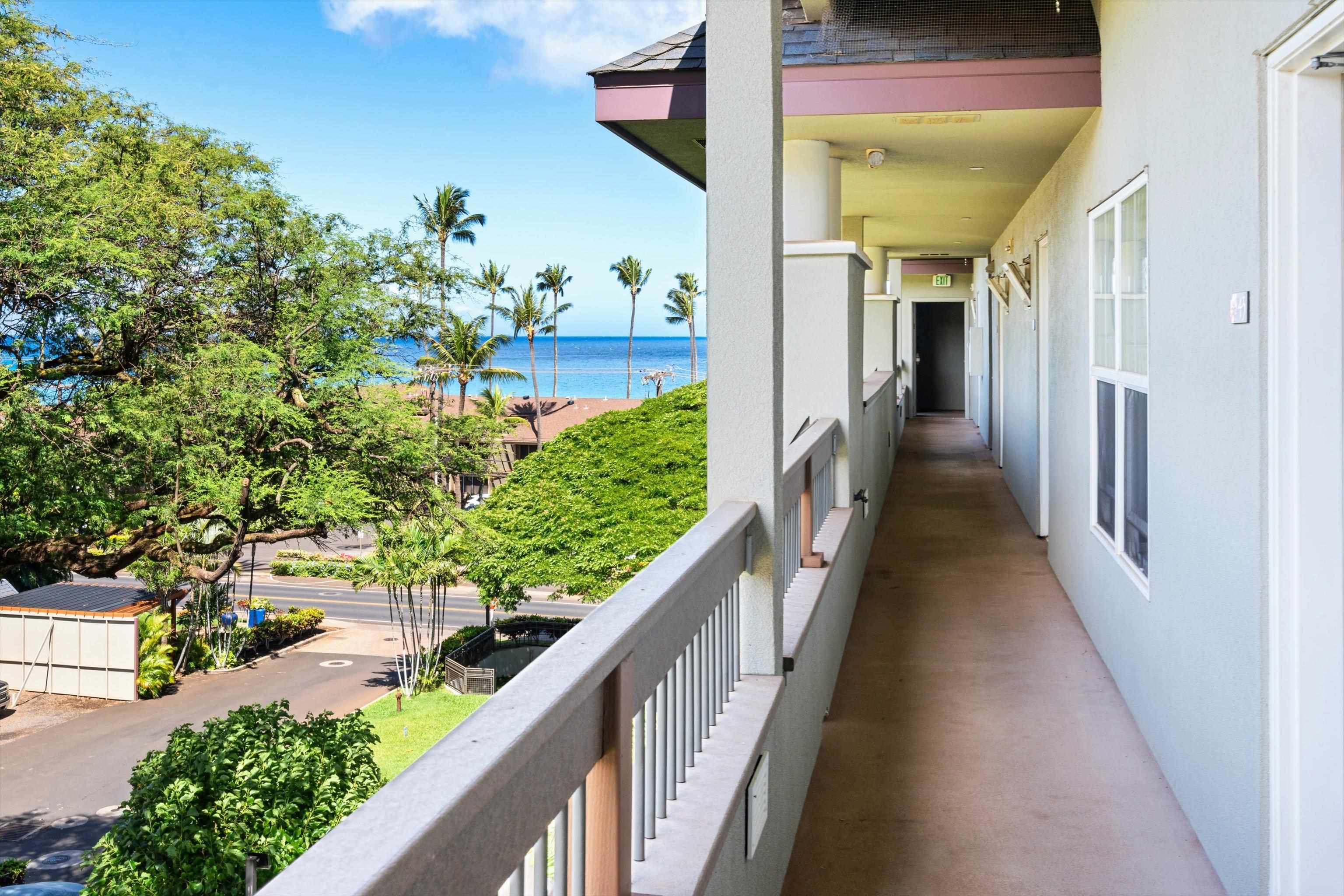 The Breakers condo # D-43, Lahaina, Hawaii - photo 21 of 38