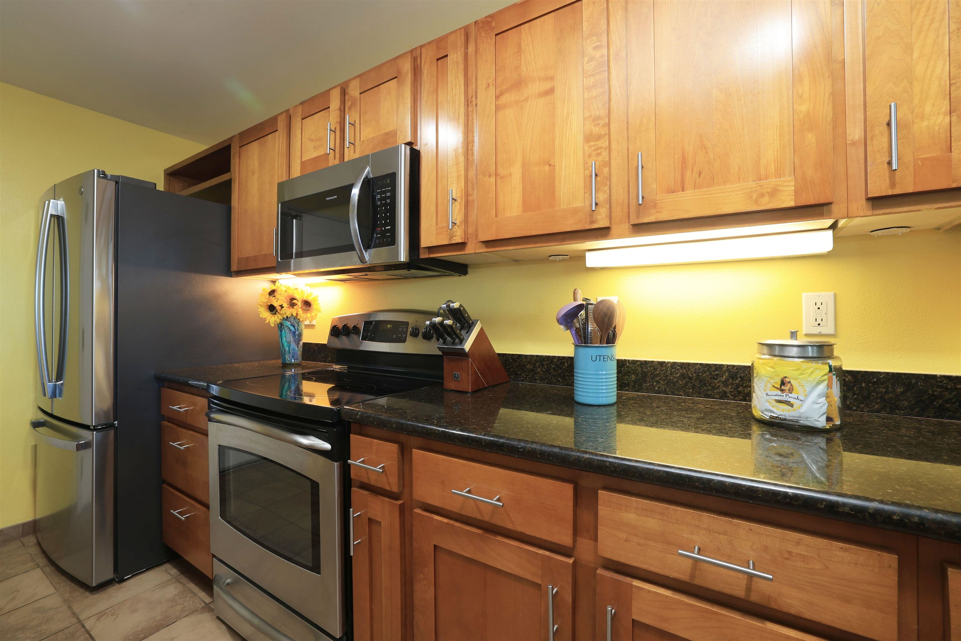 The Breakers condo # D43, Lahaina, Hawaii - photo 12 of 31