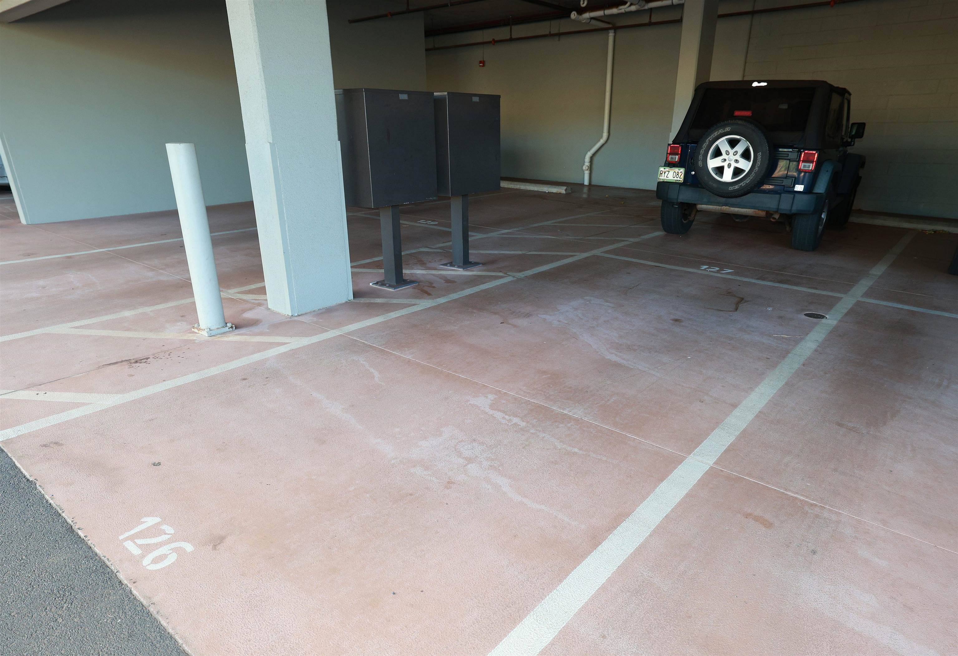 The Breakers condo # D43, Lahaina, Hawaii - photo 28 of 31