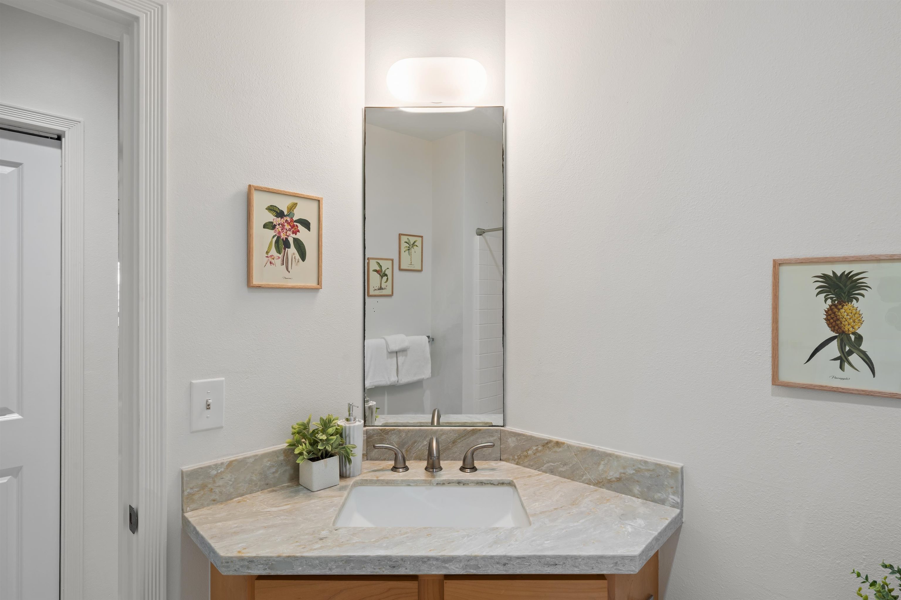 The Breakers condo # E20, Lahaina, Hawaii - photo 17 of 31